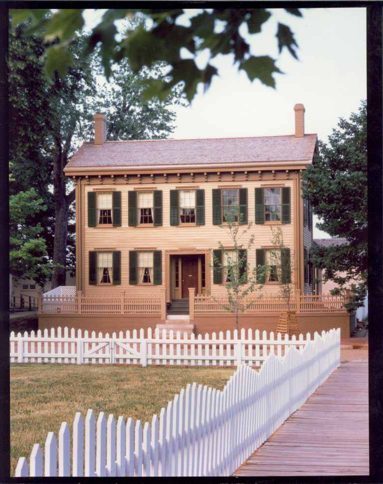 The Lincoln Home Photo Used for Commercial Job#44298,PG41,PIC1 Lincoln Home, Restoration, Exterior, Commercial Photo