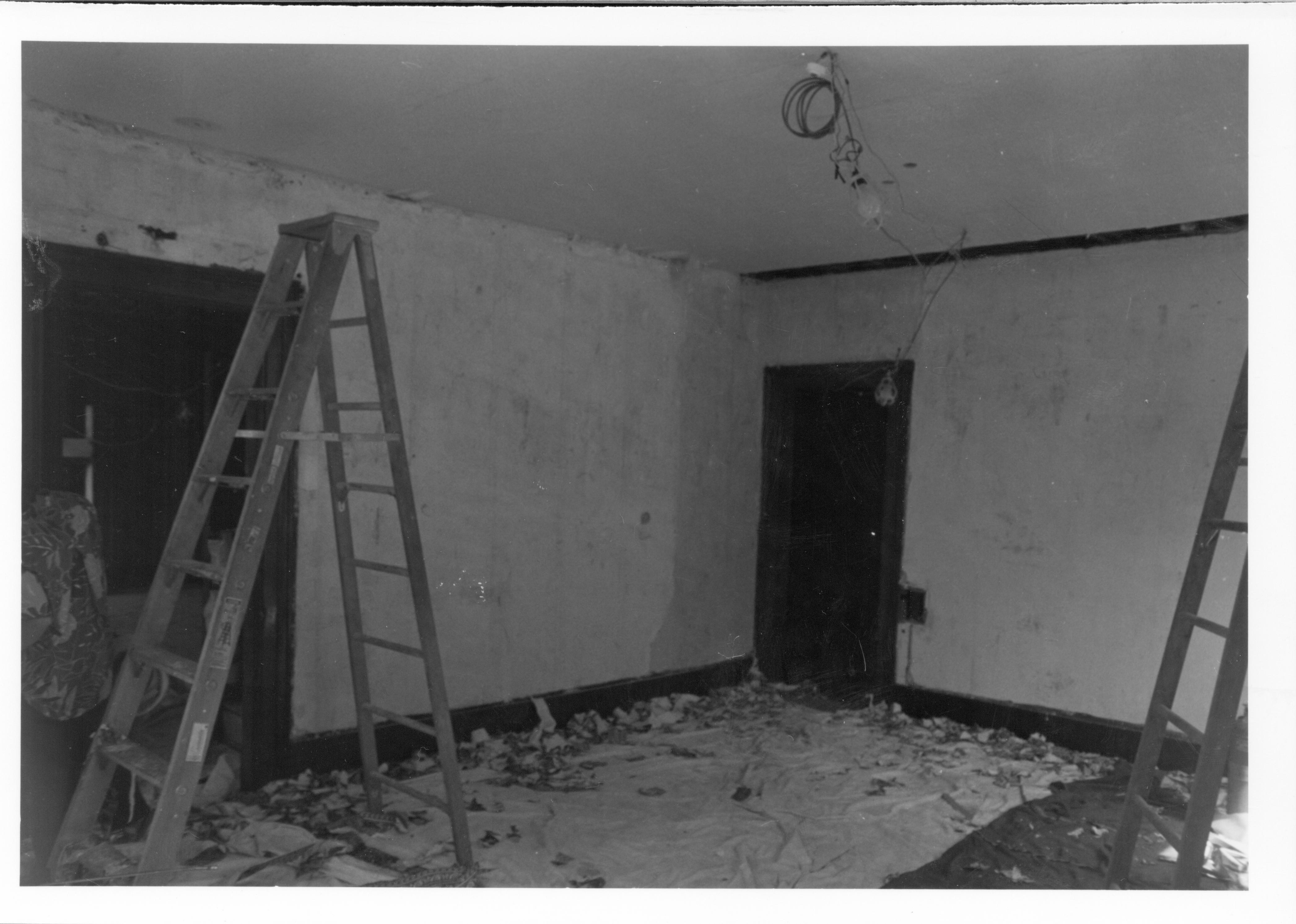 R-108 20-Nov Lincoln Home, Restoration, Sitting Room