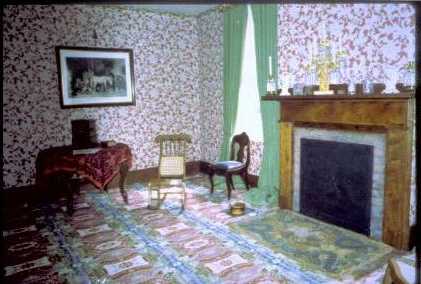 NA 103A Lincoln Home, Sitting Room