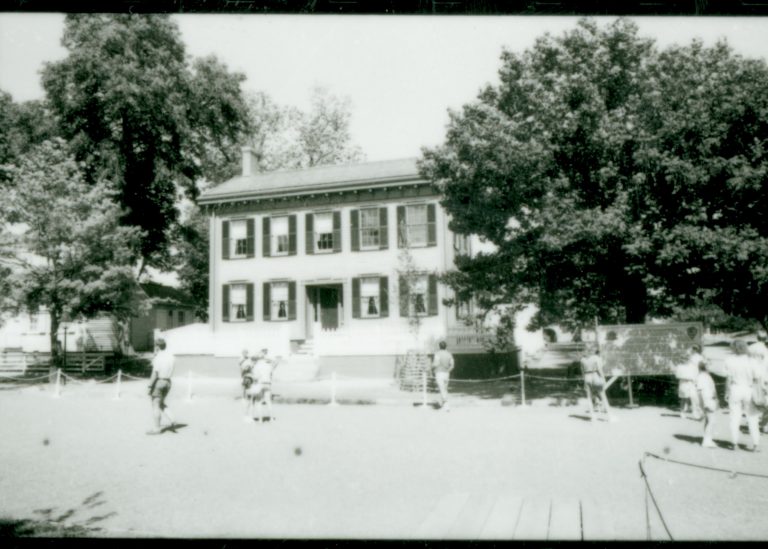 NA Lincoln, Home, restoration, front, fence