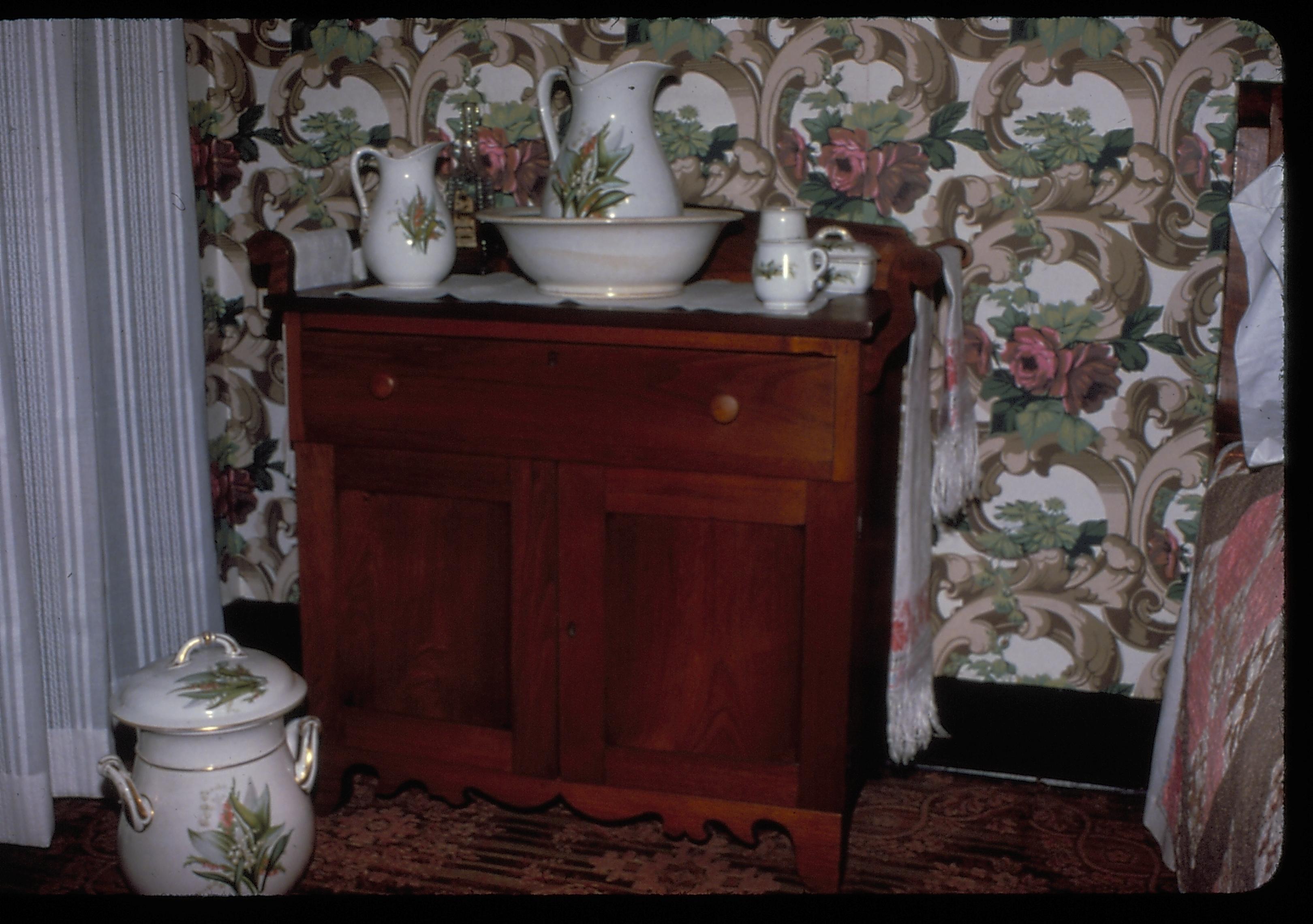 NA Print File Assignment: 202 Mrs. Lincoln Room; 202 Mrs. Lincoln's Bedroom, furnishings