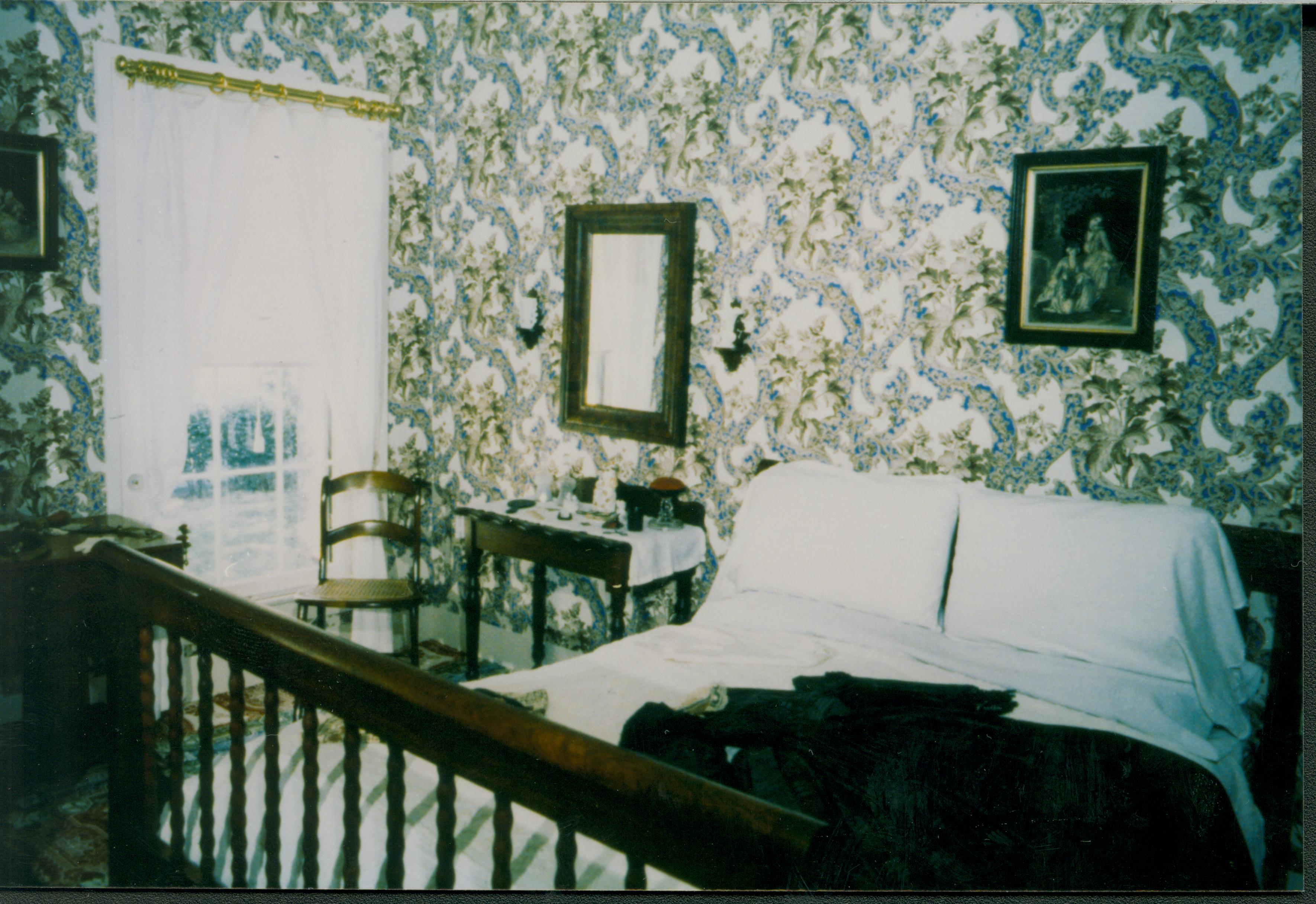 NA Mrs. Lincoln Bedroom, furnishings