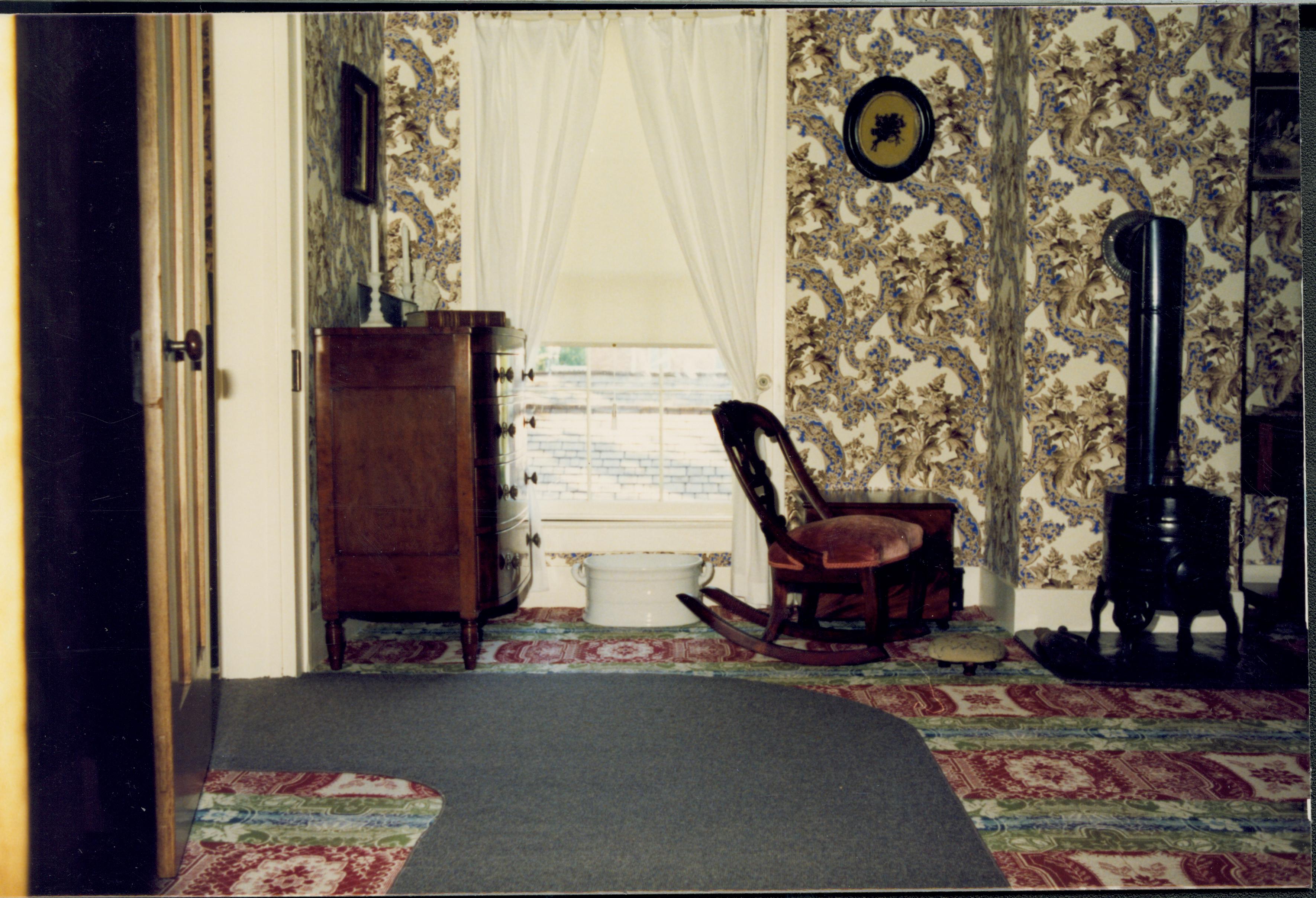 NA Mrs. Lincoln Bedroom, furnishings