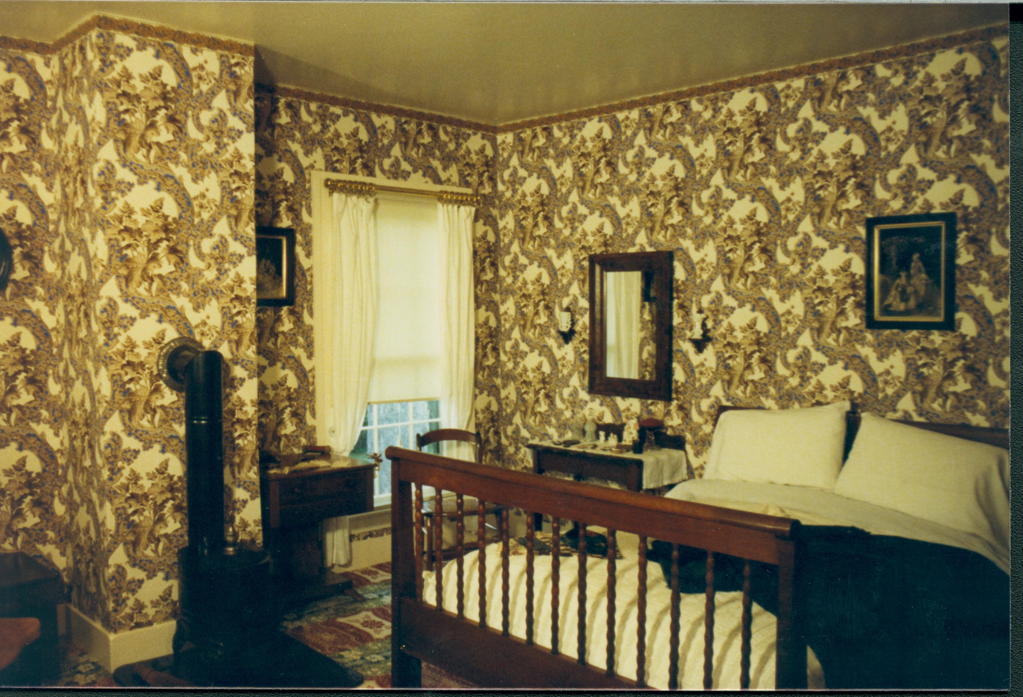 NA Mrs. Lincoln Bedroom, furnishings