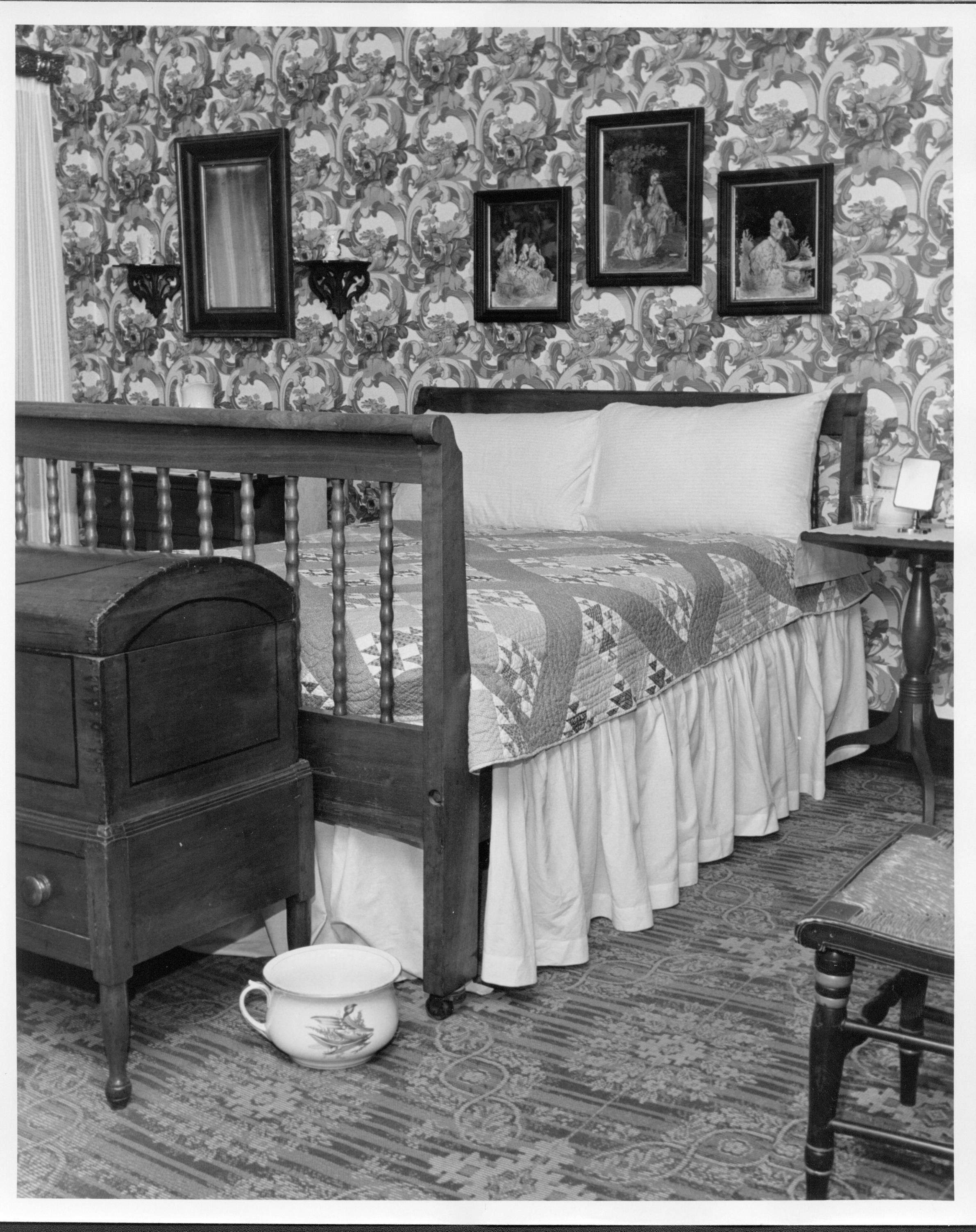 Mary's bedroom class 7, picture 17 Mary's Bedroom, bed, pictures, chest