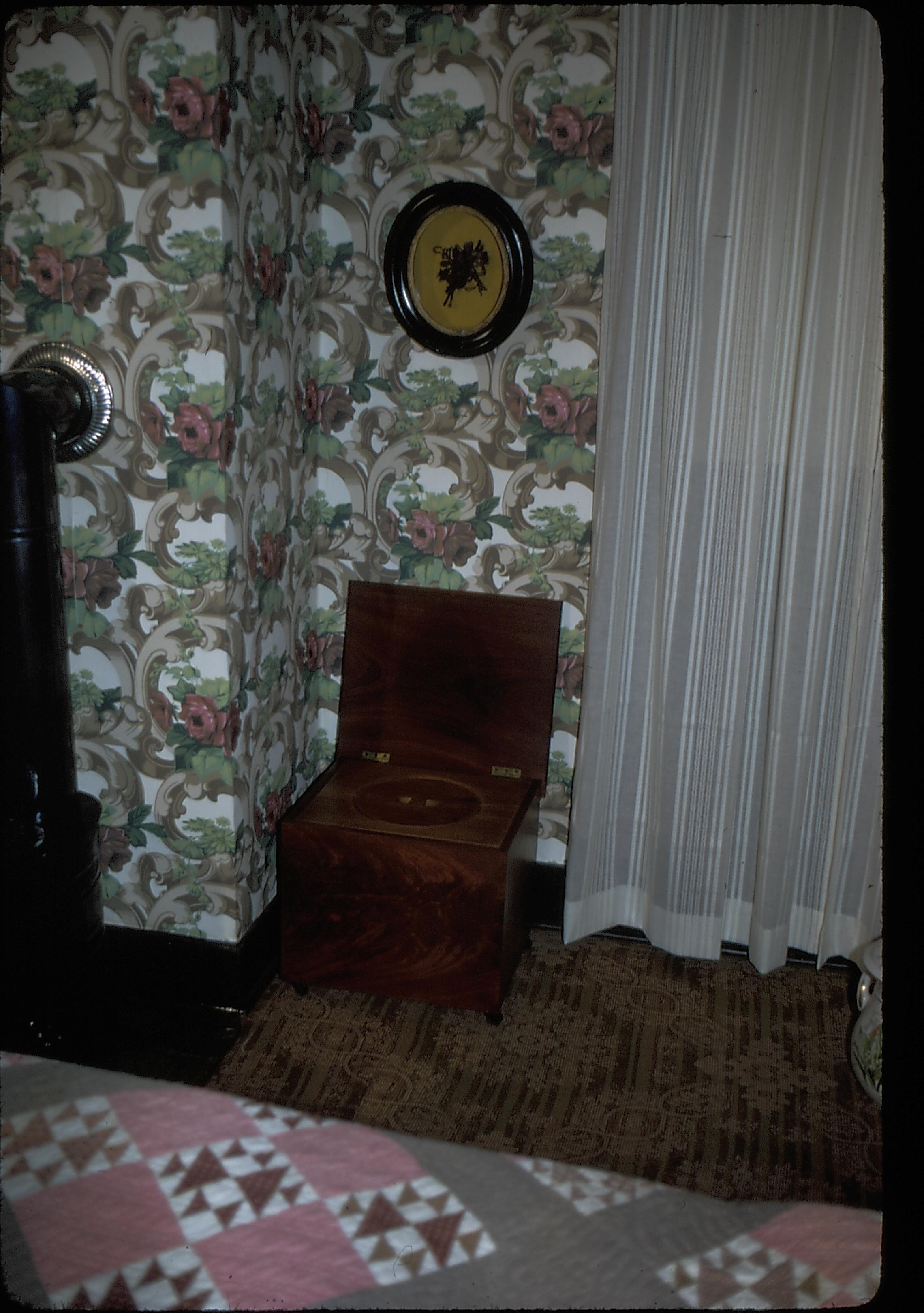 NA Print File Assignment: 202 Mrs. Lincoln Room; 3I.2; 202 Mary's Bedroom, furnishings