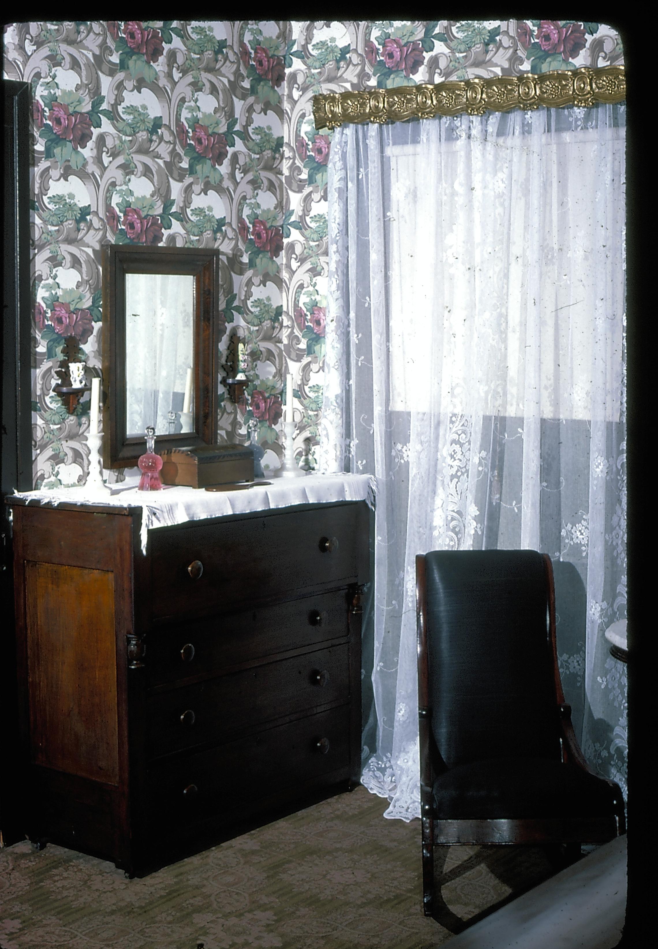 NA Print File Assignment: 202 Mrs. Lincoln Room; 3I.3; slide#646, class#7; 202 Mary's Bedroom, furnishings