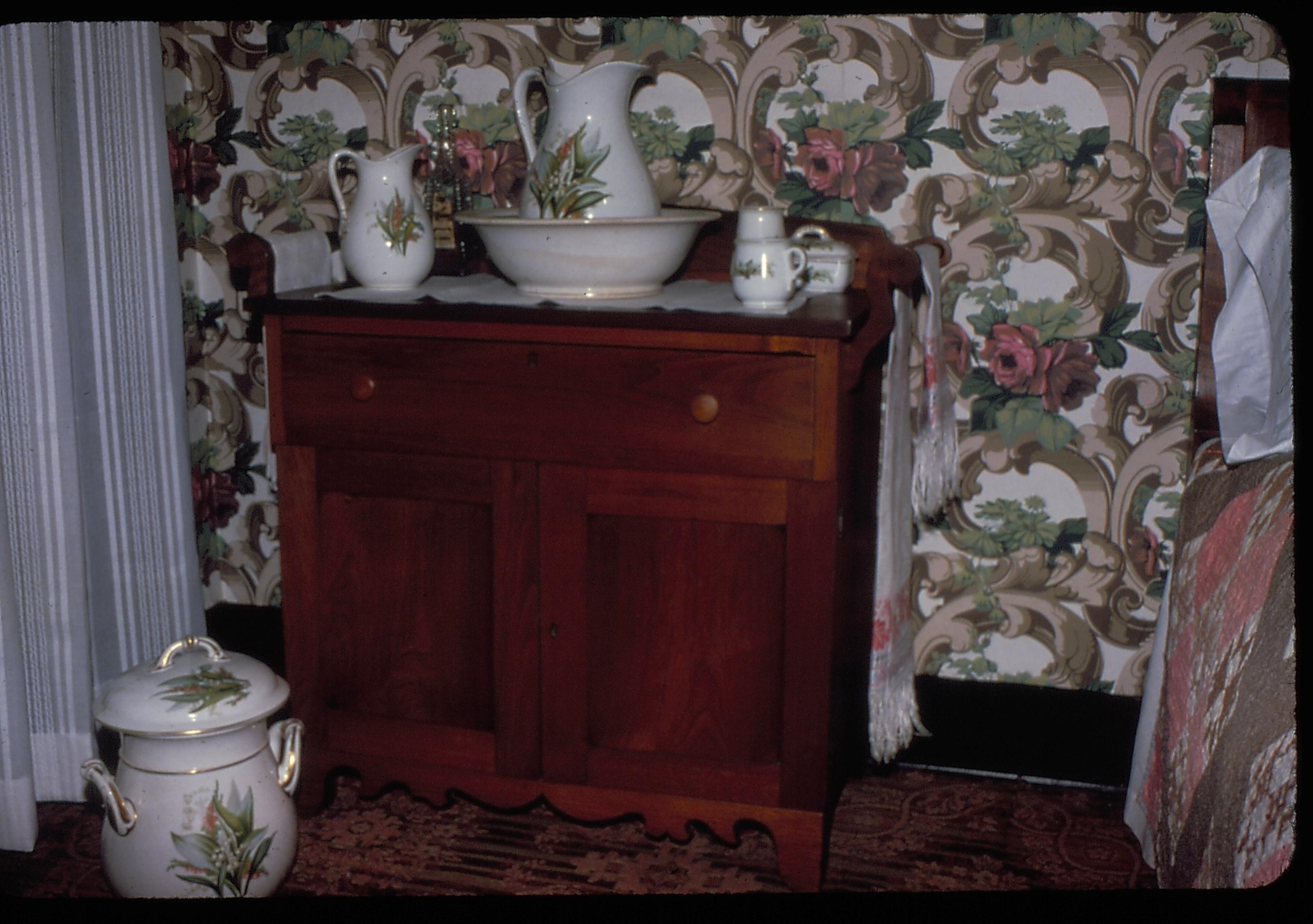 NA Print File Assignment: 202 Mrs. Lincoln Room; 202 Mary's Bedroom, furnishings