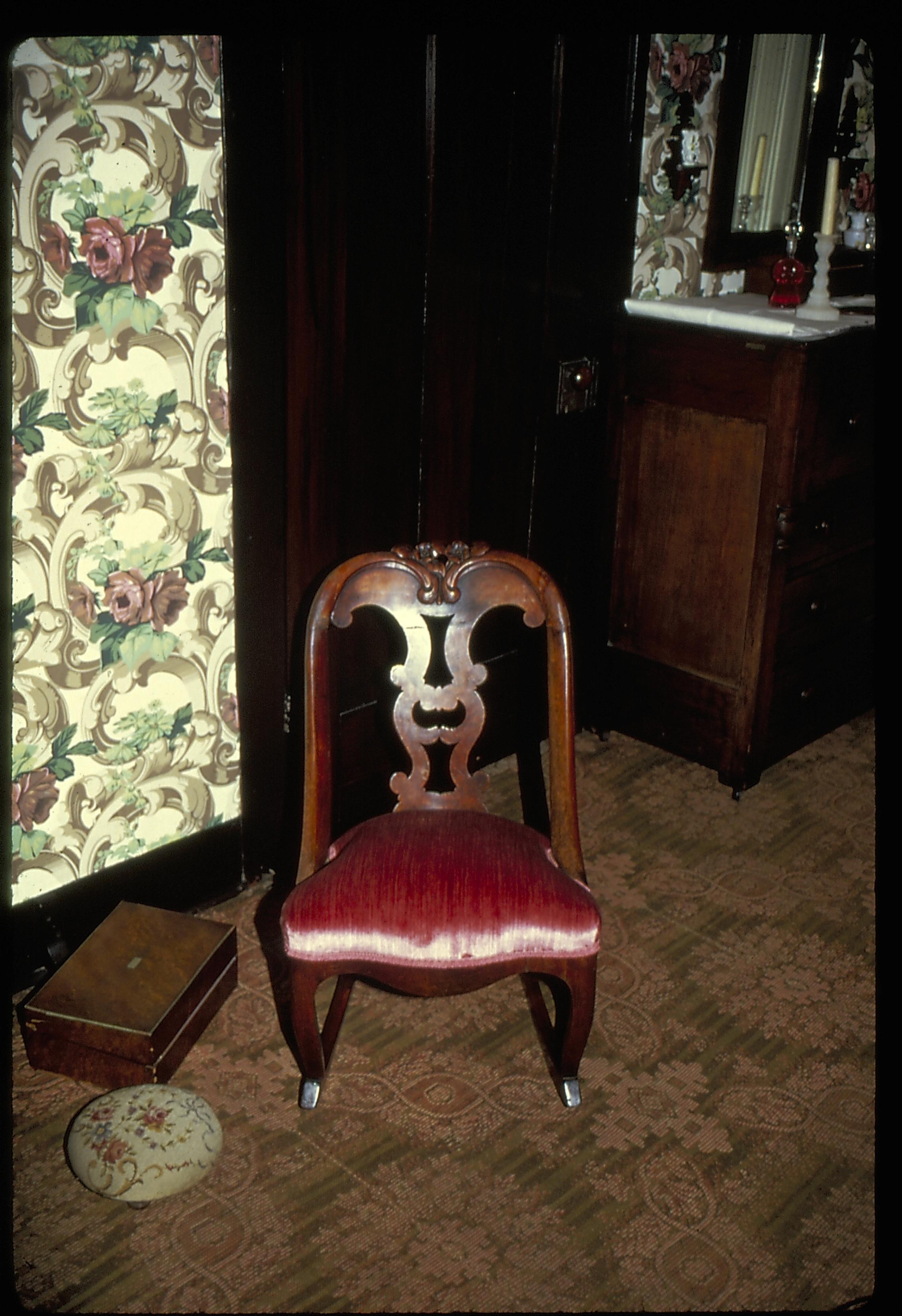 NA Print File Assignment: 202 Mrs. Lincoln Room; 3I-3; 202 Mary's Bedroom, rocking chair, furnishings