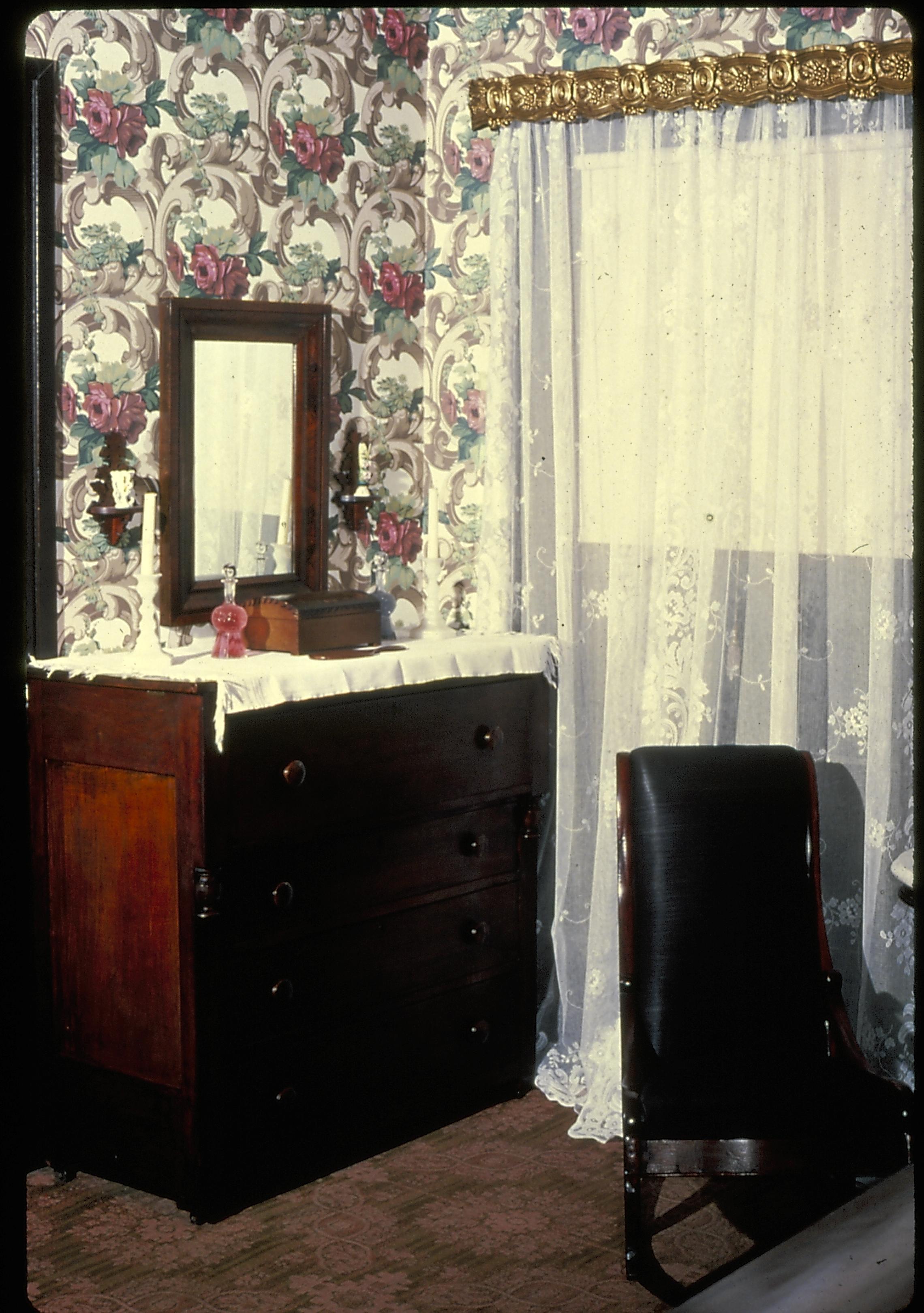 NA Print File Assignment: 202 Mrs. Lincoln Room; 3I.3; 202 Mary's Bedroom, furnishings