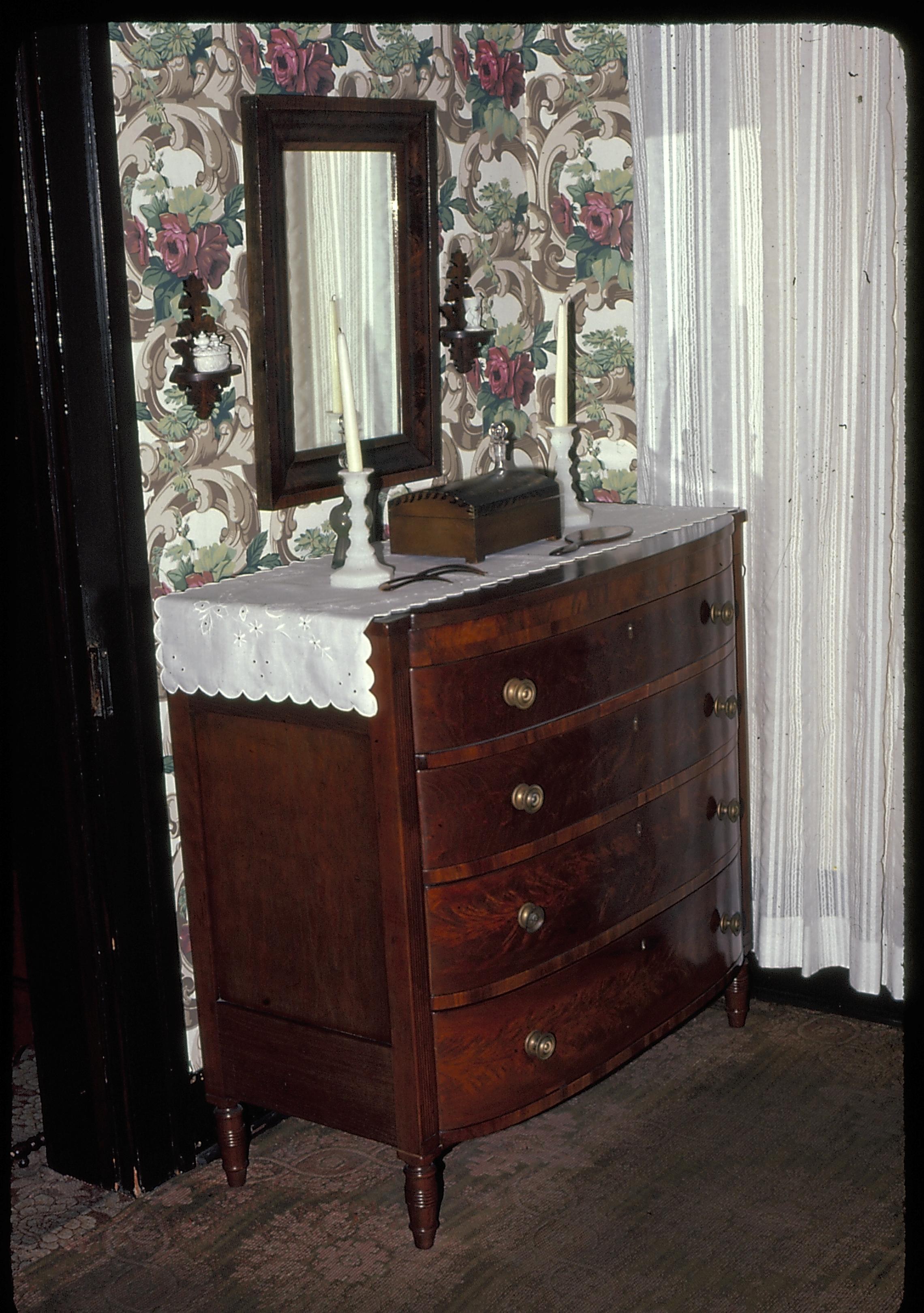 NA Print File Assignment: 202 Mrs. Lincoln Room; 3I.3; 202 Mary's Bedroom, dresser