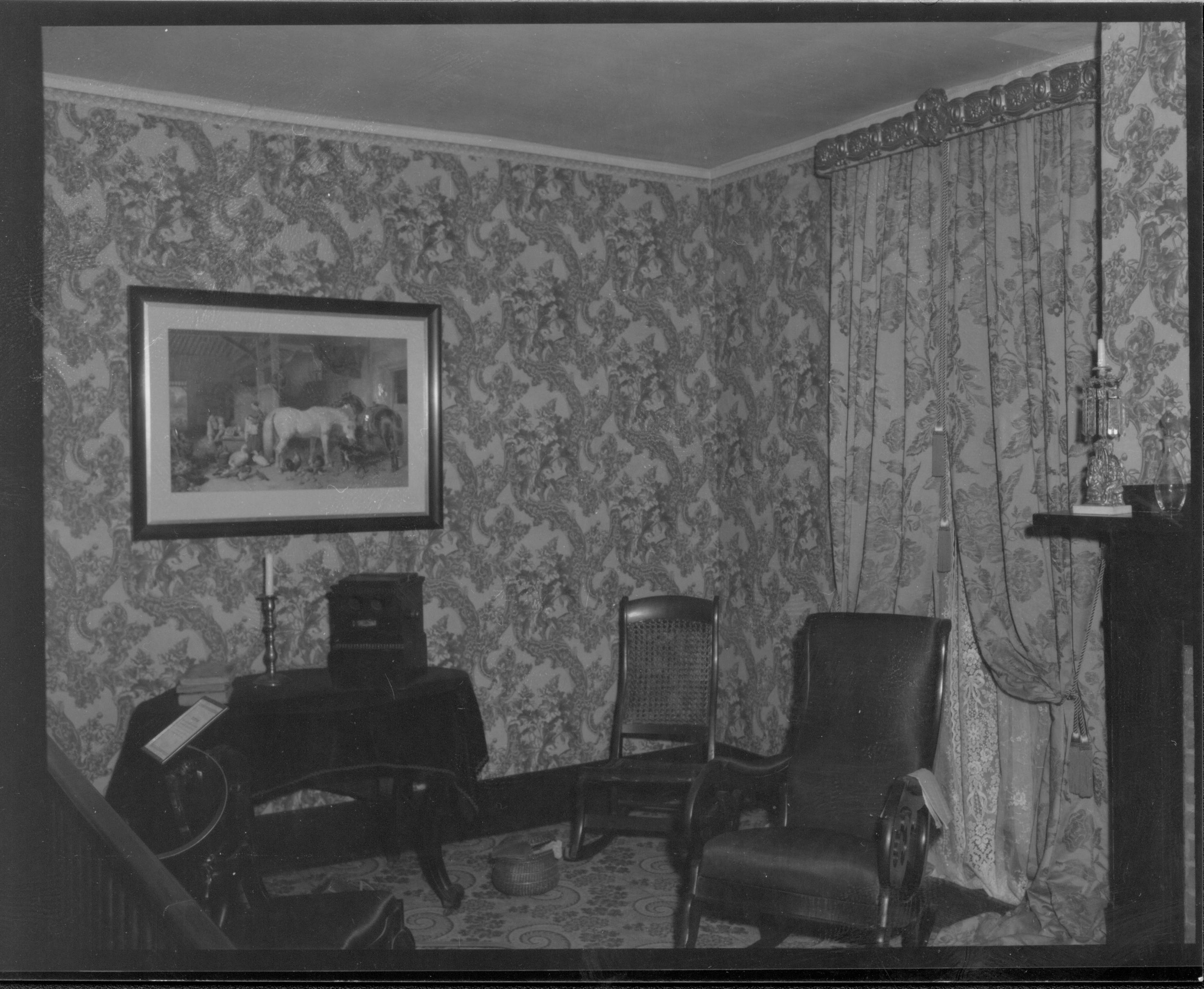 NA Lincoln Home, Sitting Room