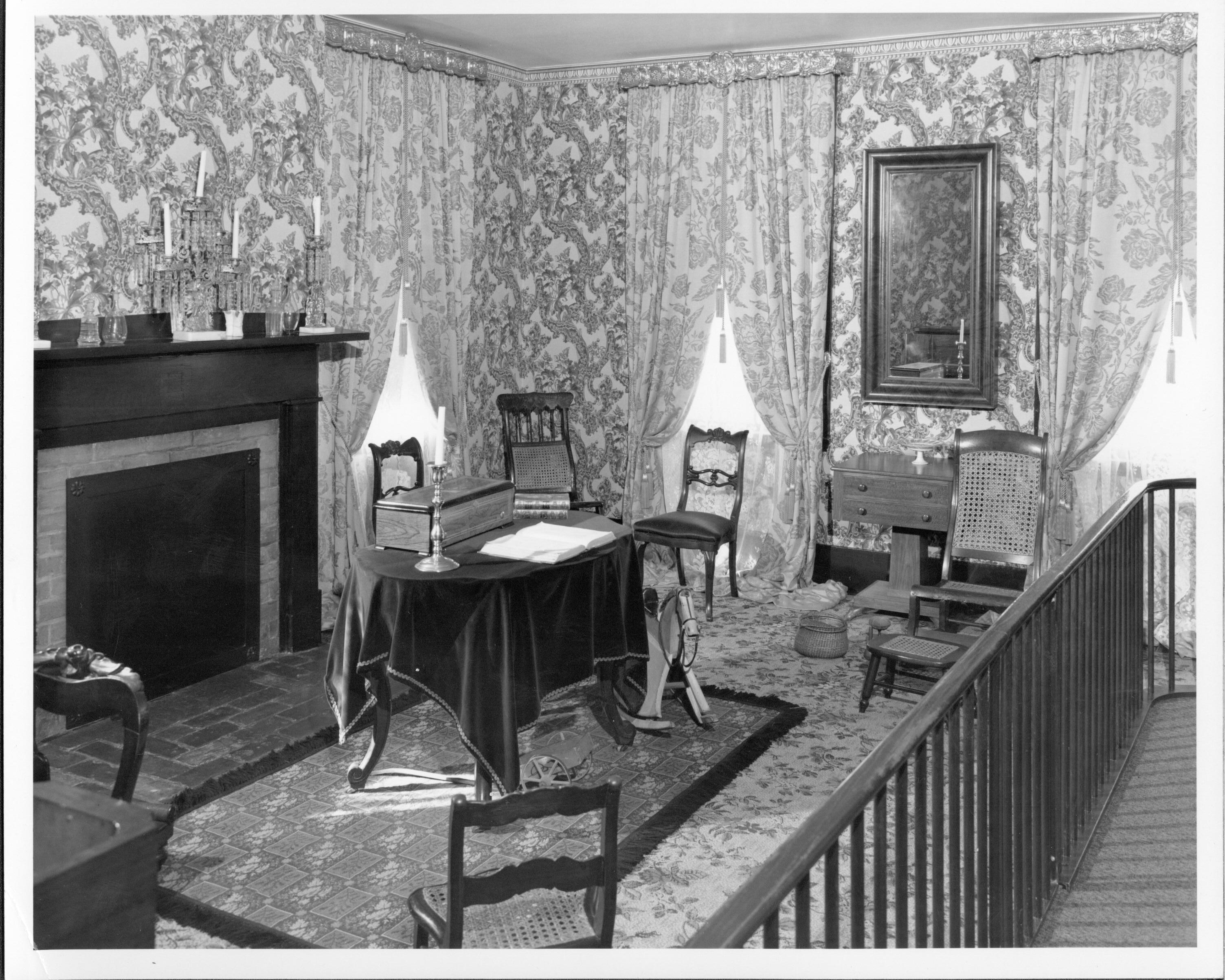 NA Print#1075-13 Lincoln Home, Sitting Room