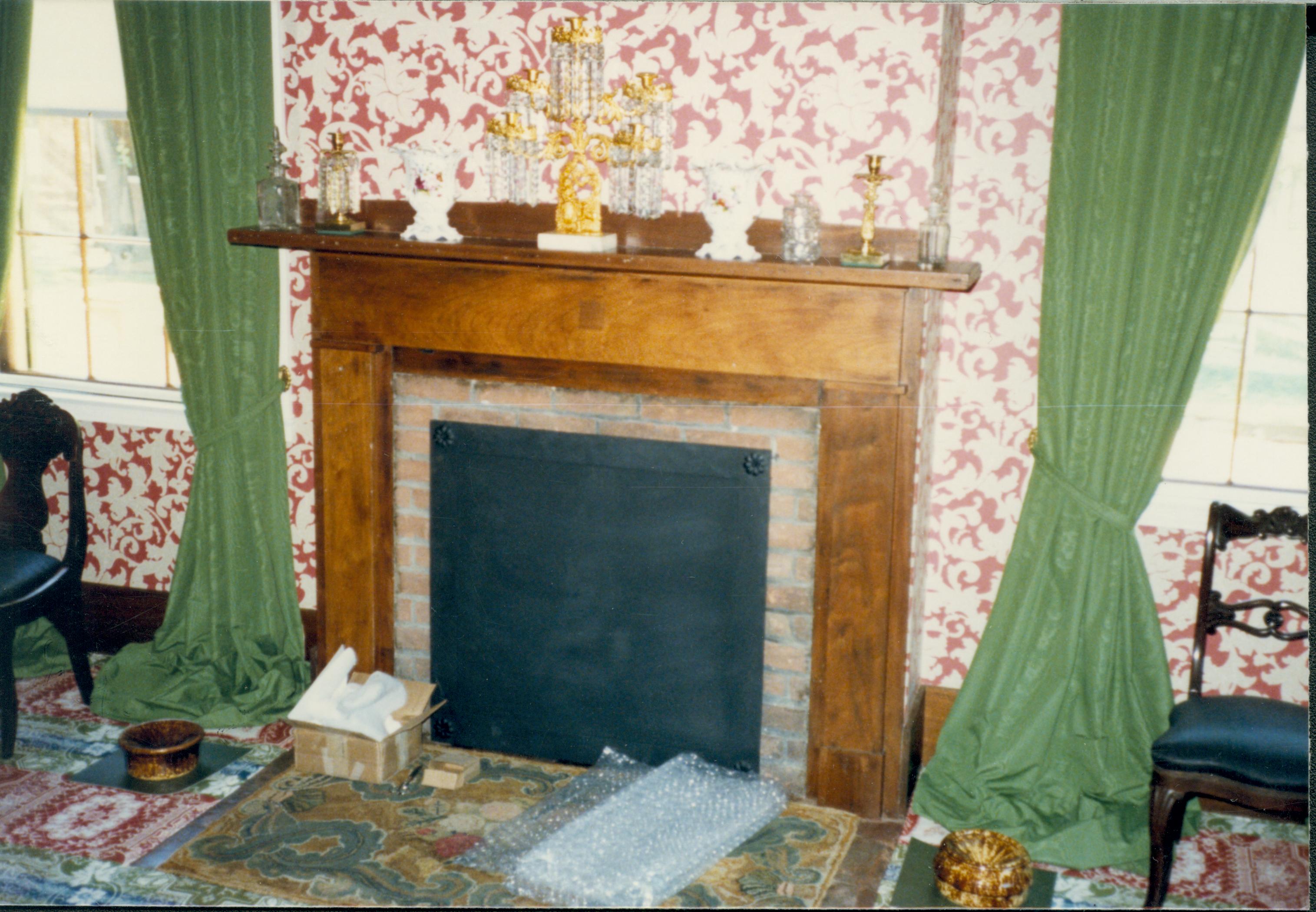 NA Lincoln Home, Sitting Room