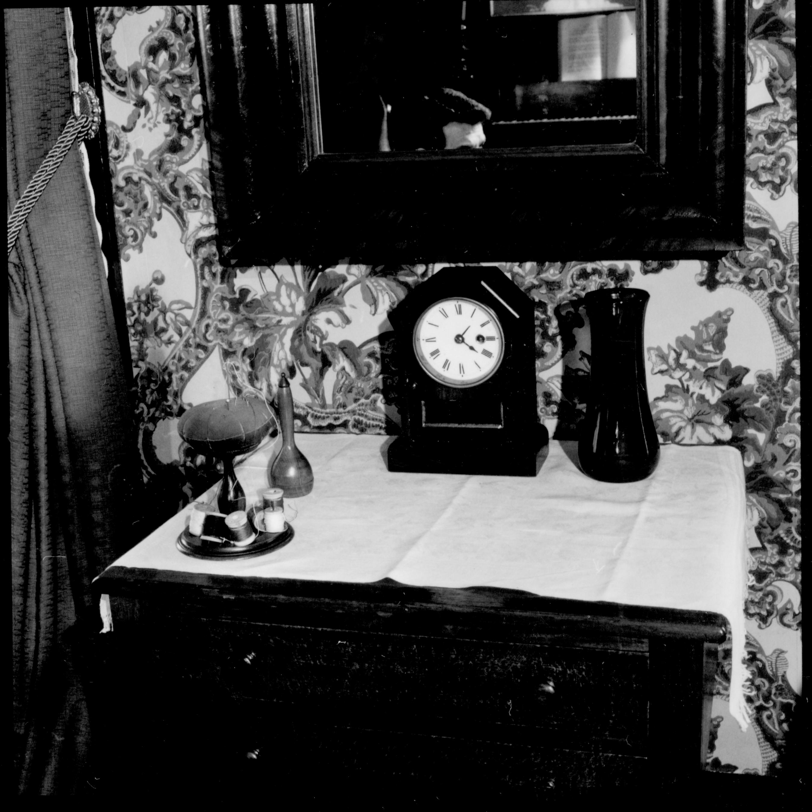 NA Lincoln Home, Sitting Room, Clock