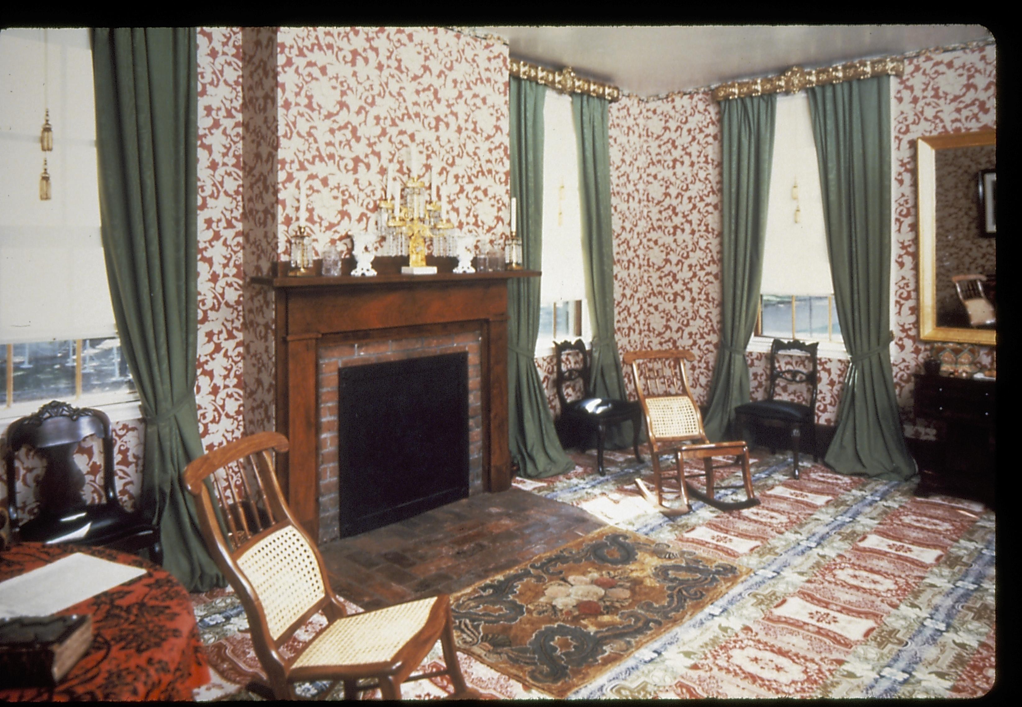 NA Lincoln Home, Sitting Room