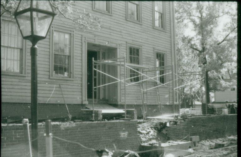 NA Lincoln, Home, Restoration, Front