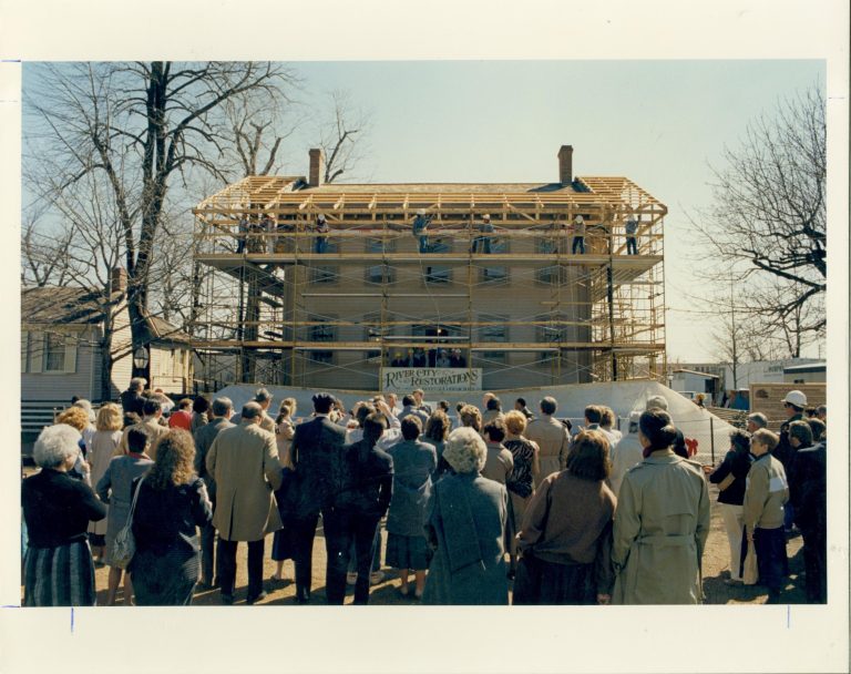 Lincoln Home Restoration Editorial Library, Apr 6, 1988, 12/29 pg.6A construction 4inx3in Lincoln, Home, Restoration, scaffolding