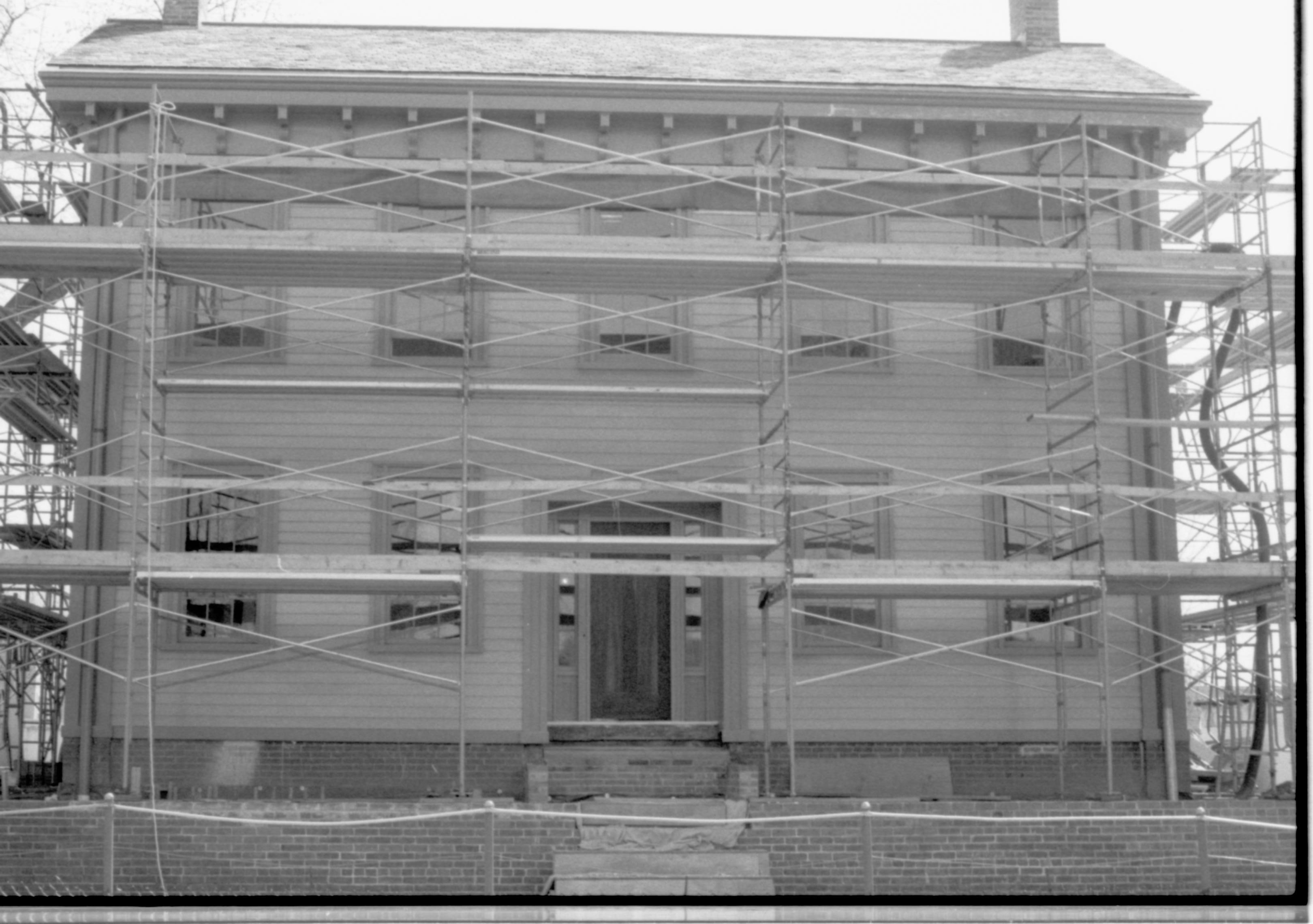 NA Lincoln, Home, Restoration, front, scaffolding
