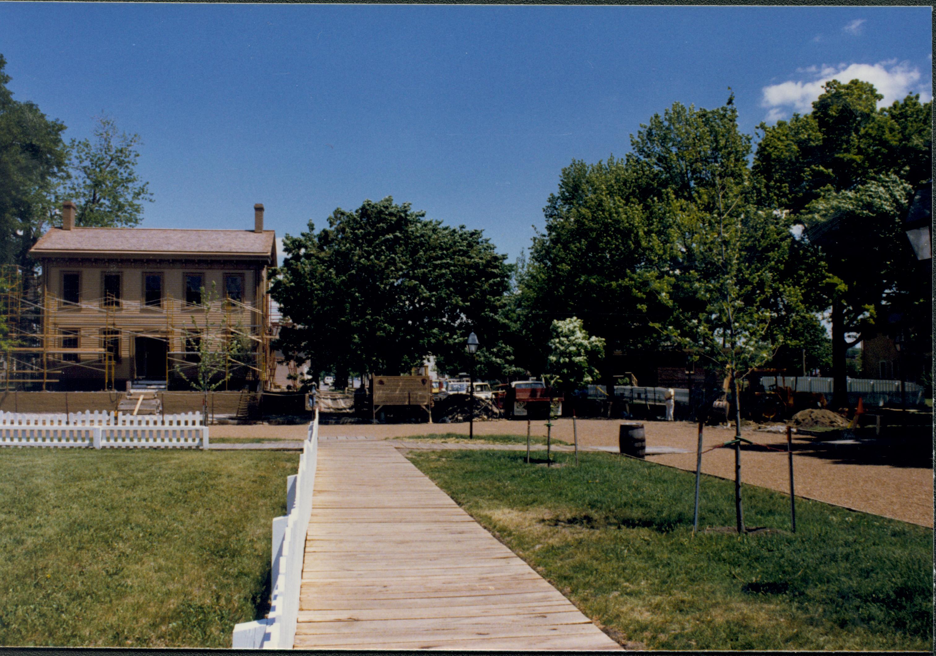   Lincoln, home, restoration, scaffolding, front