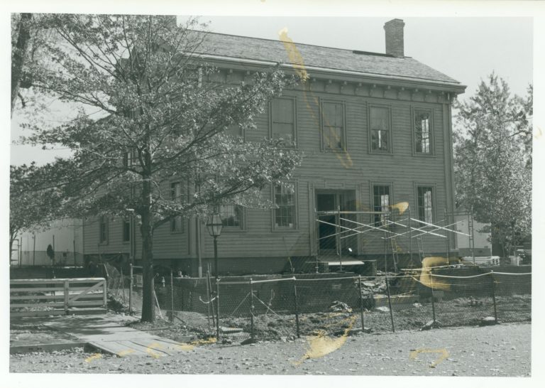 Front 20-Sep Lincoln, Home, restoration