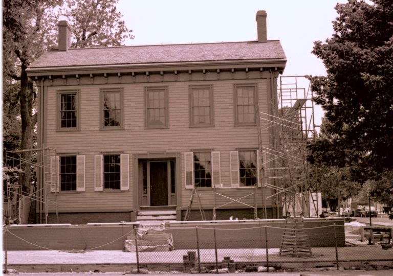 NA Lincoln, Home, restoration, front