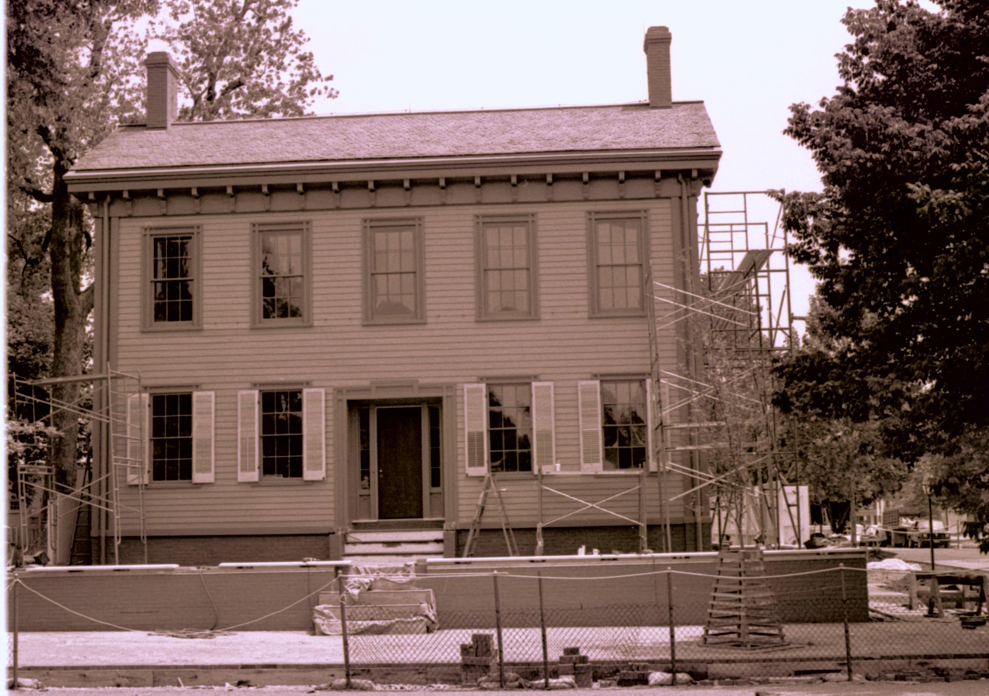 NA Lincoln, Home, restoration, front
