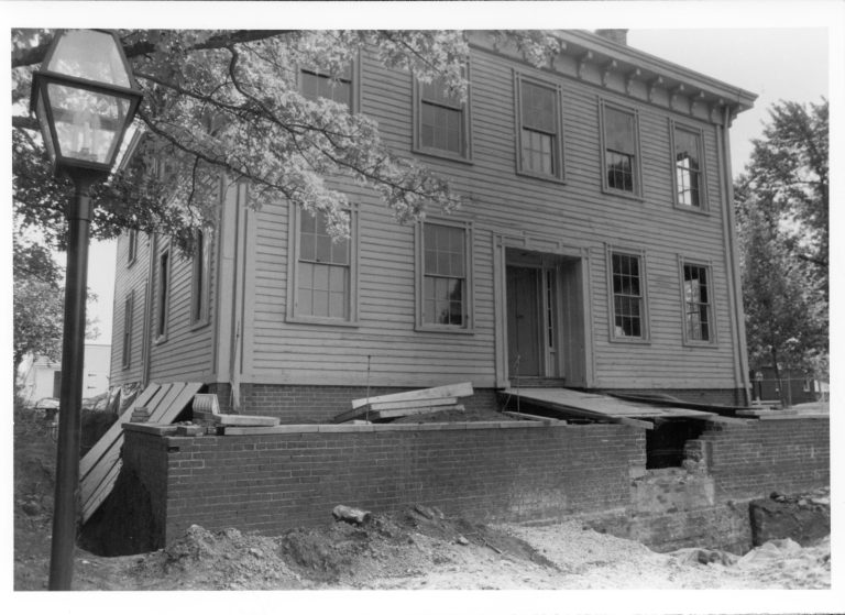 NA No. 4  Lincoln, Home, restoration, front