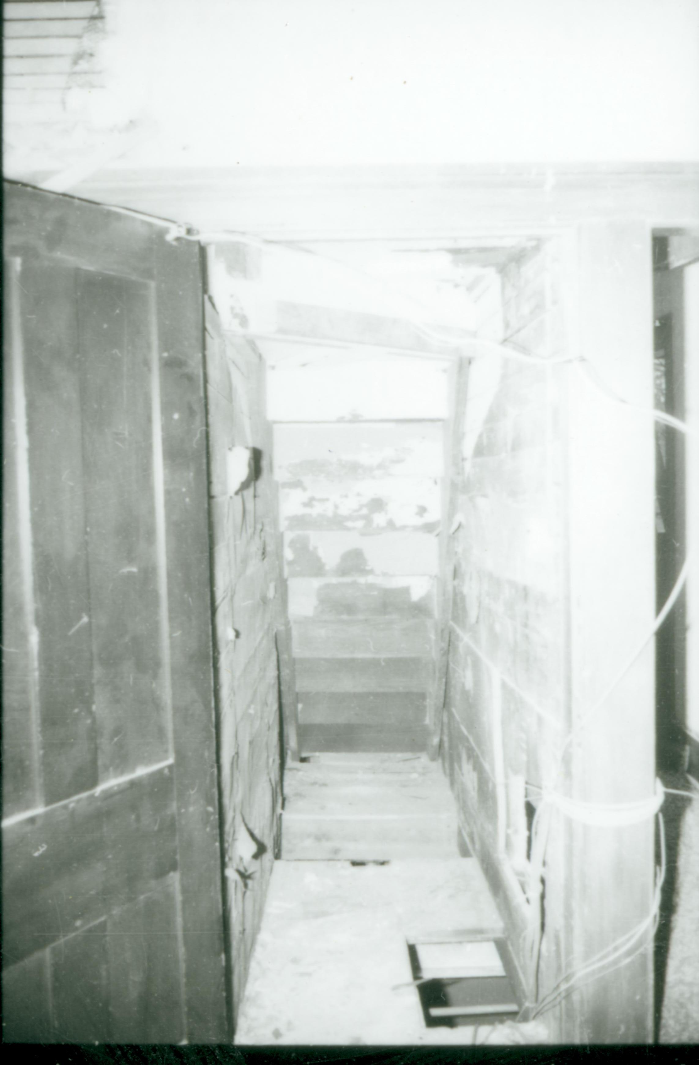 Lincoln, Home, Restoration, stair, closet, Room 109