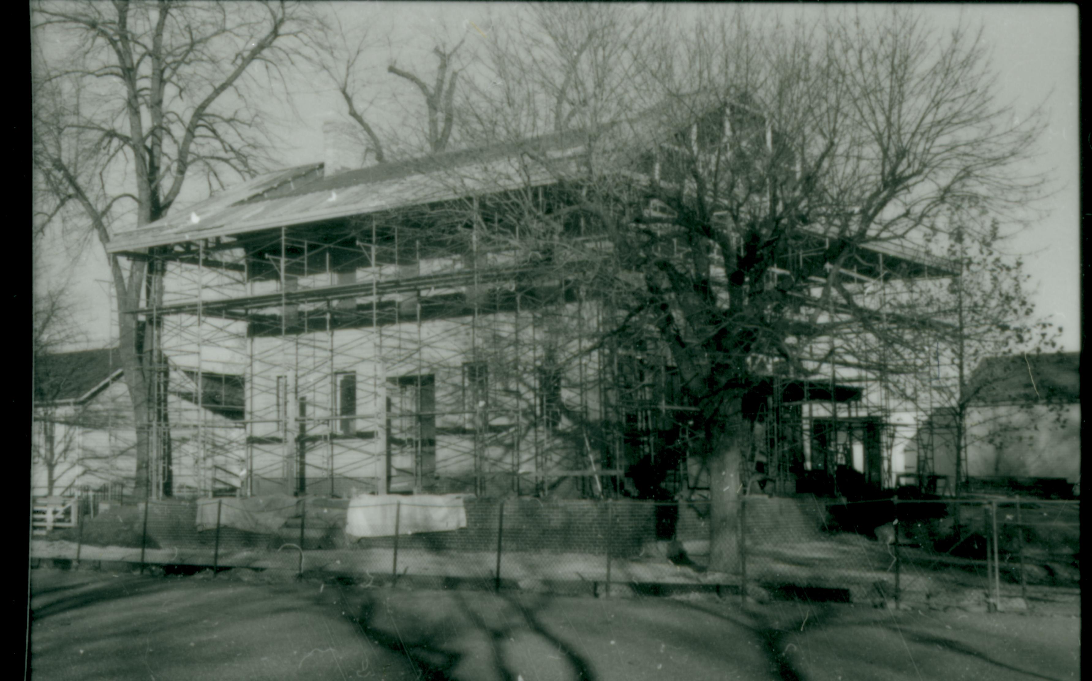 NA Lincoln, Home, Restoration, scaffolding, front