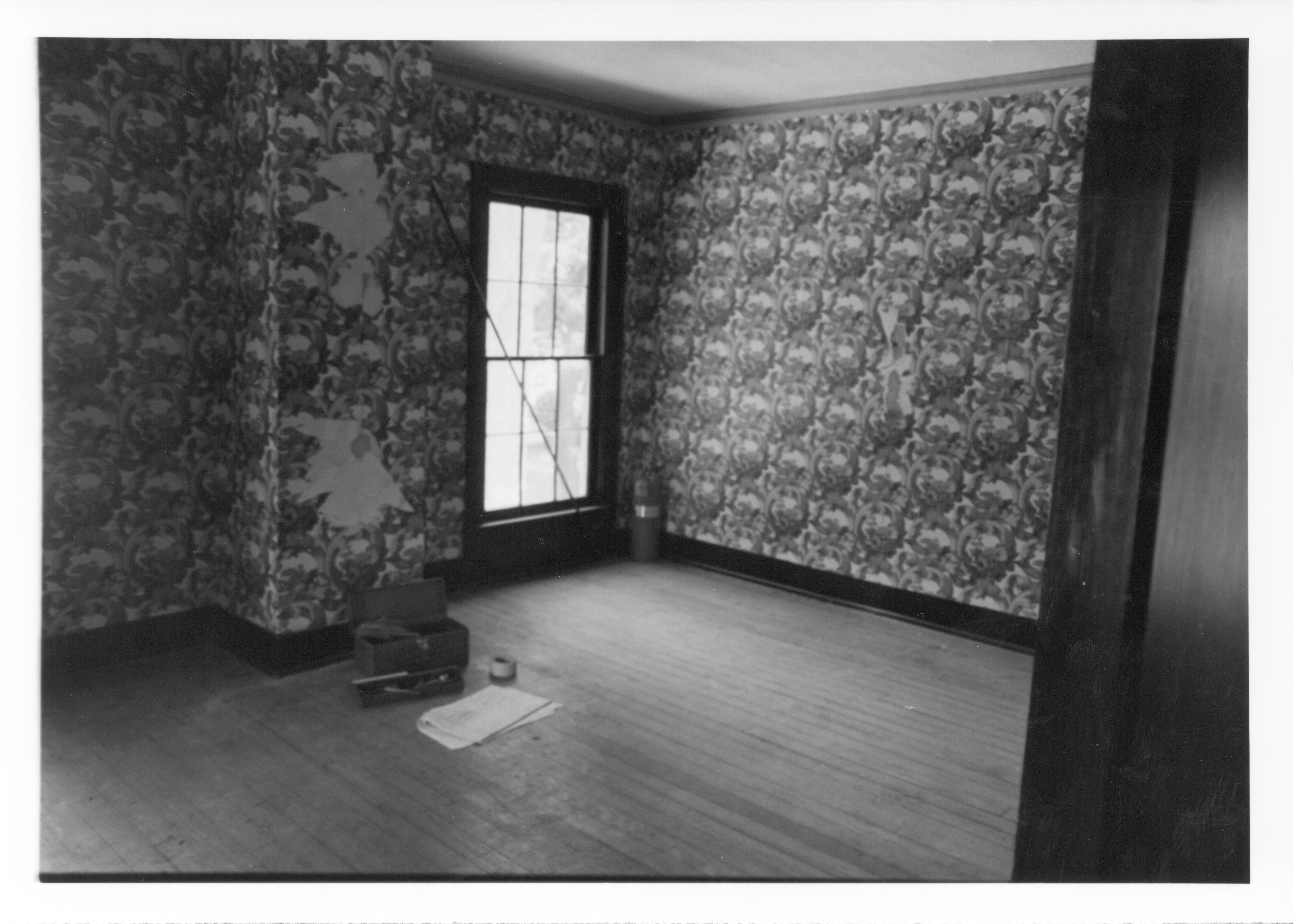 R-202 No. 17, File 7-19 Lincoln, Home, restoration, Mrs, bedroom