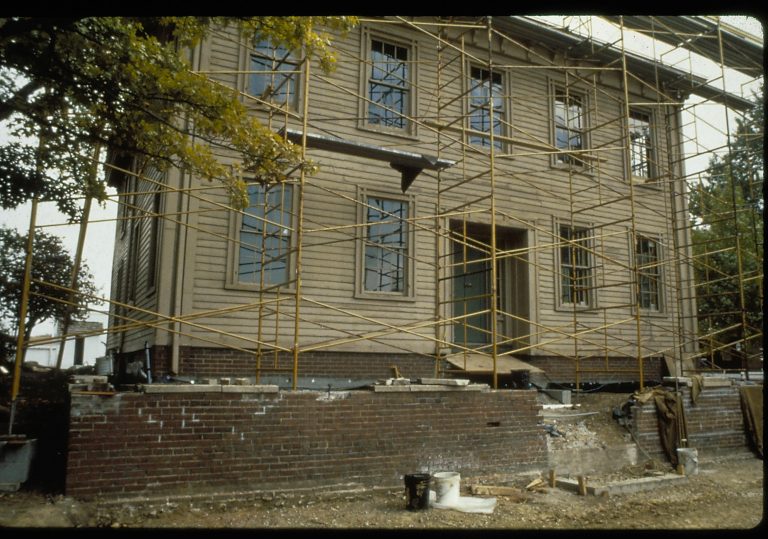 NA slide sleeve (Lyon), 9 Lincoln, Home, Restoration, scaffolding