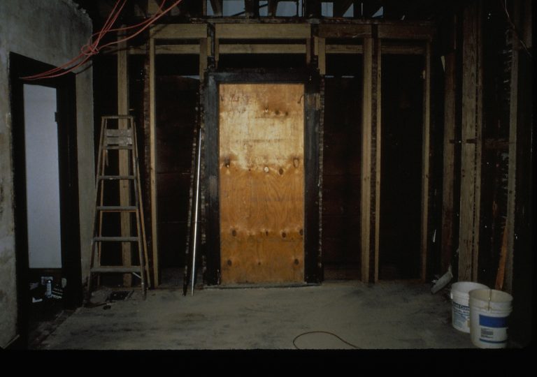 NA slide sleeve (Lyon), 32 Lincoln, Home, Restoration