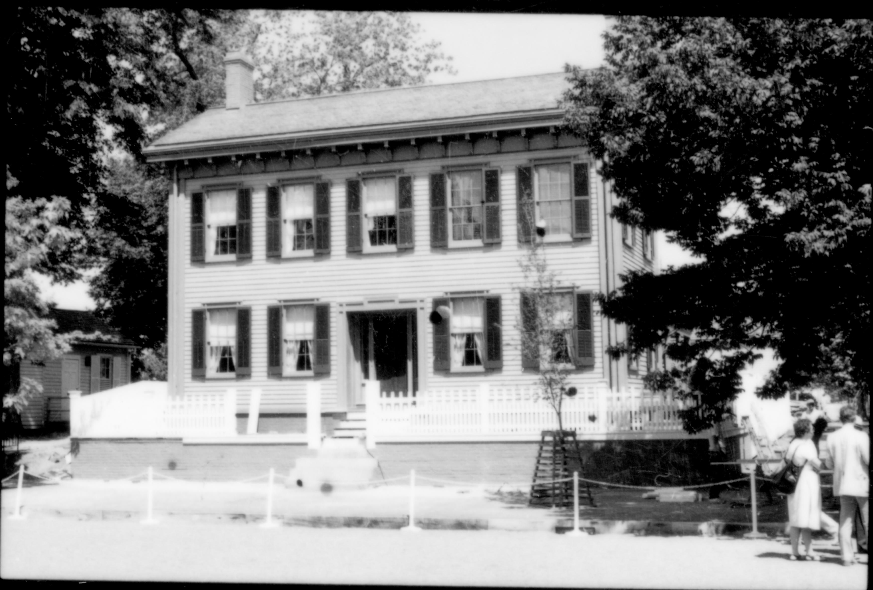 NA Lincoln, Home, Restoration, Fence