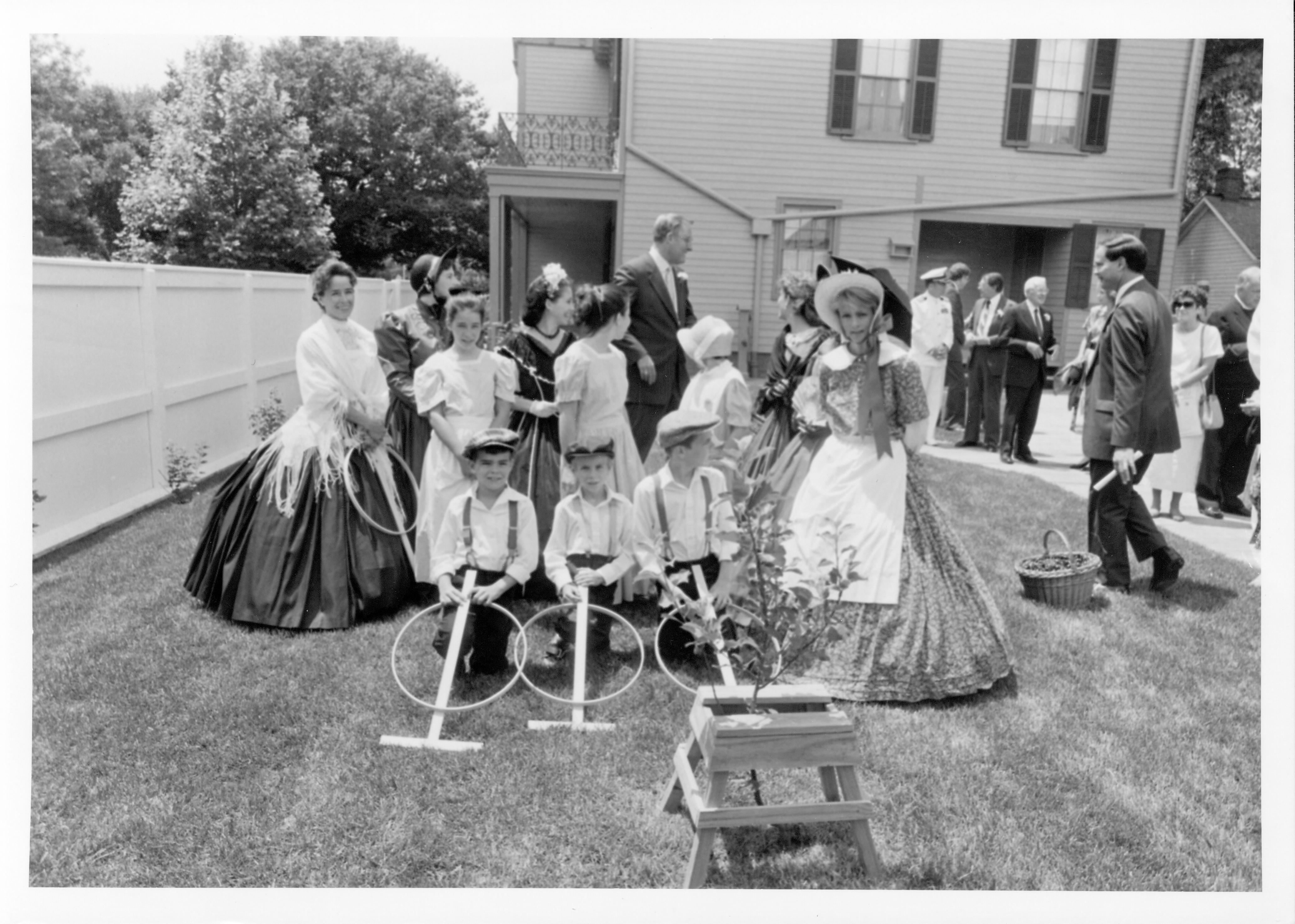 Gov. Thompson In L.H. Backyard 56-33 Lincoln, Home, Restoration, Rededication