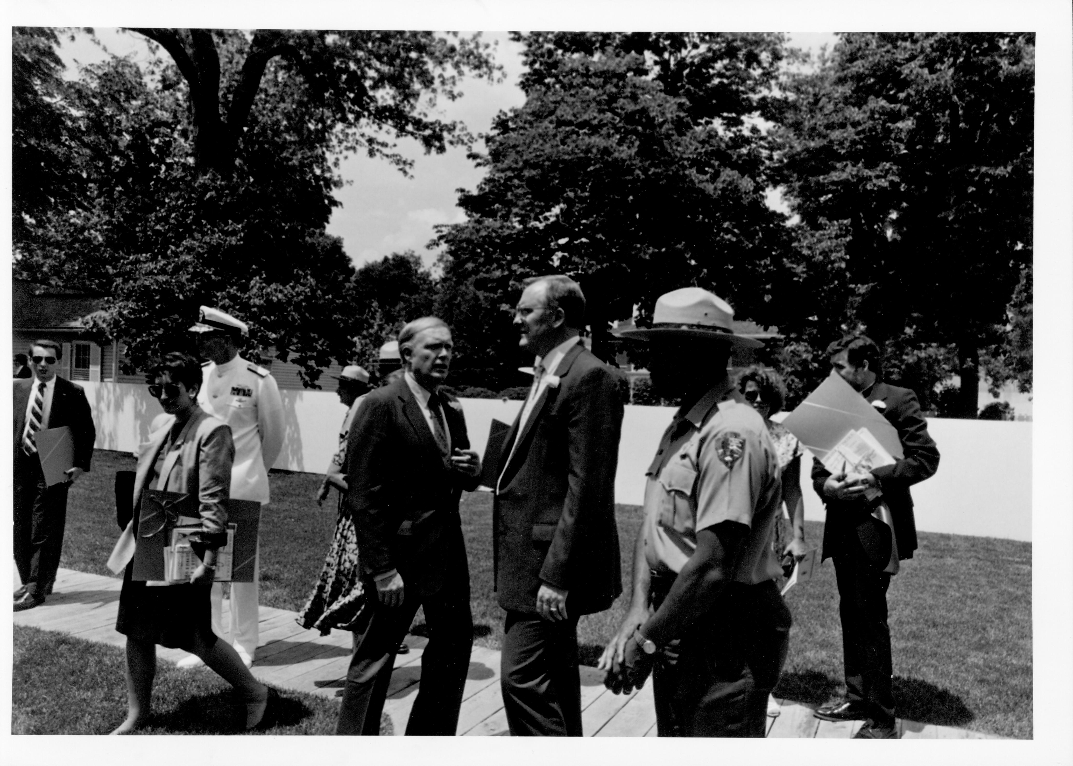 Gov. Thompson In L.H. Backyard 56-34 Lincoln, Home, Restoration, Rededication