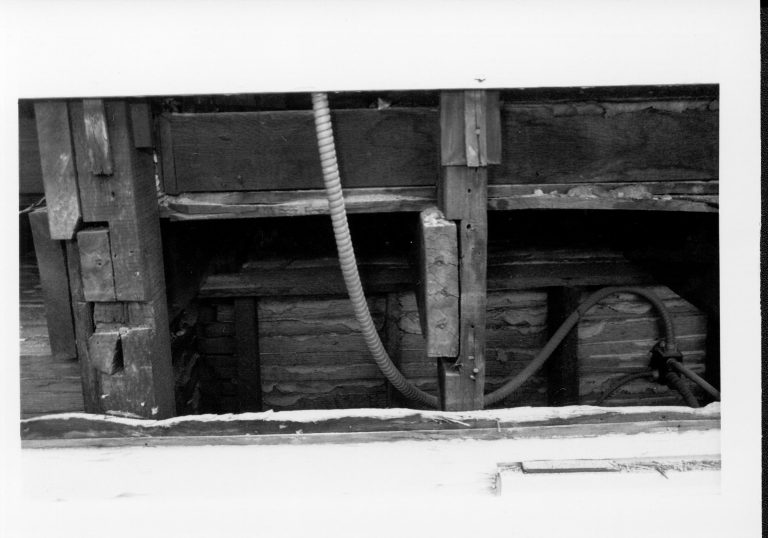 NA 21-Jun Lincoln, Home, Restoration