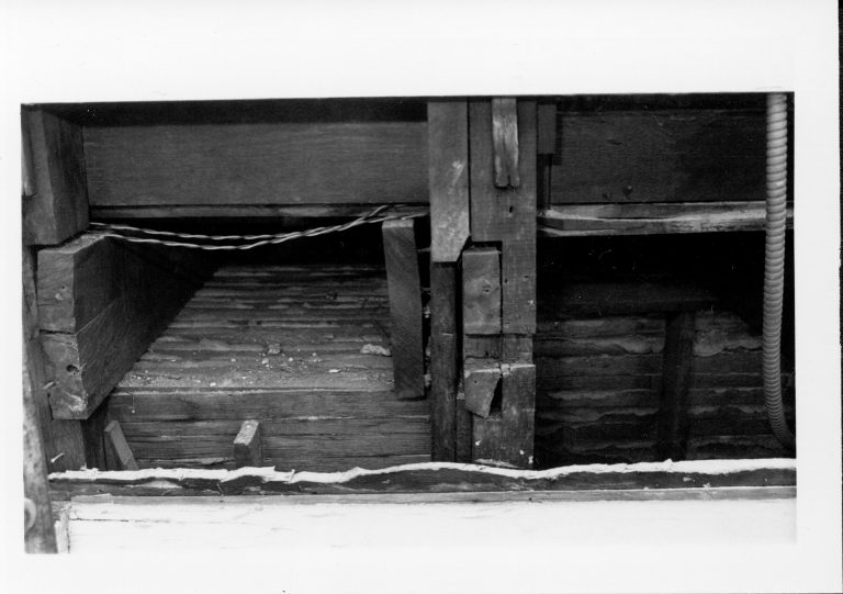 NA 24-Jun Lincoln, Home, Restoration