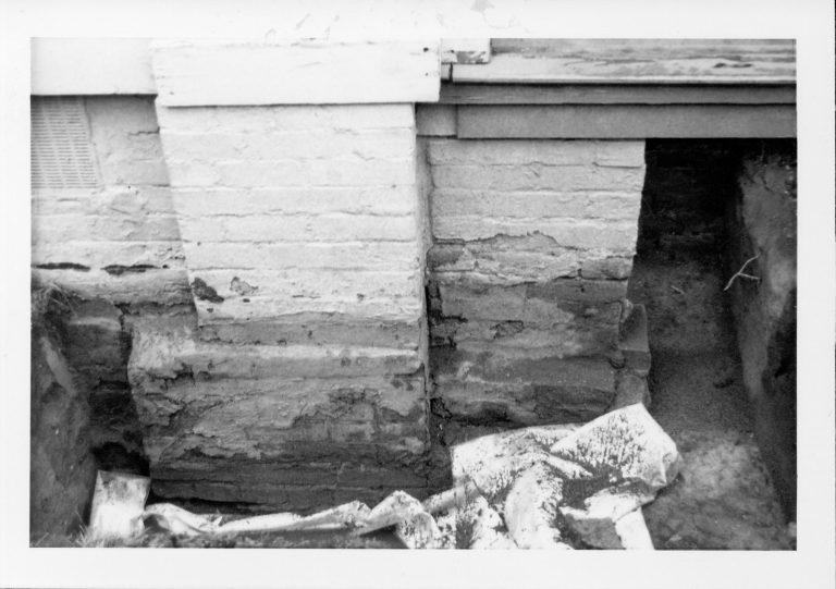 NA 16-Jul Lincoln, Home, Restoration