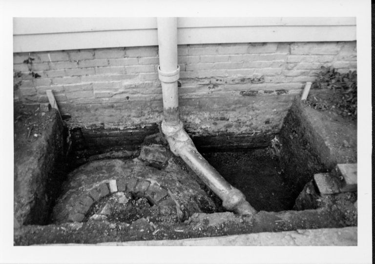 NA 20-Jul Lincoln, Home, Restoration