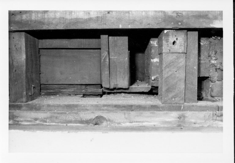 NA 15-Sep Lincoln, Home, Restoration