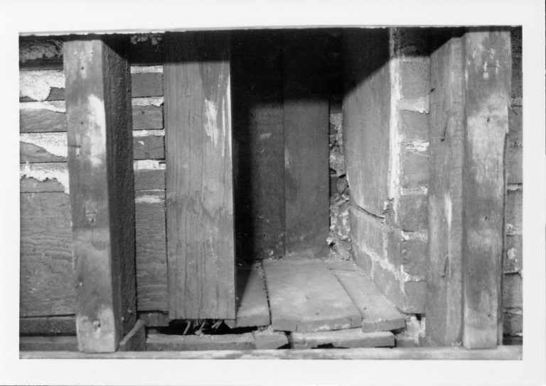 NA 20-Sep Lincoln, Home, Restoration