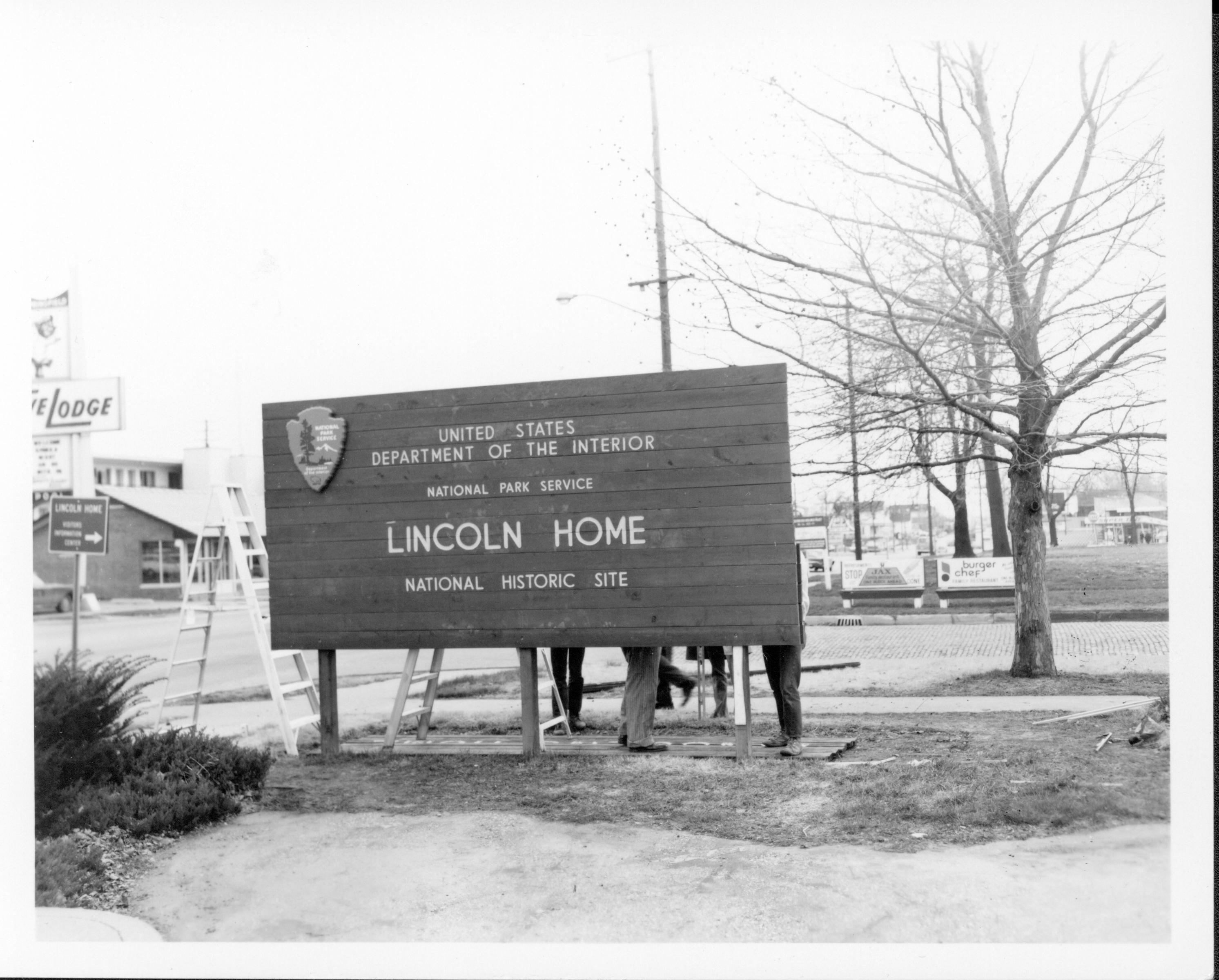 New NPS Lincoln Home sign on 9th Street 2-Feb Maintenance, Signs