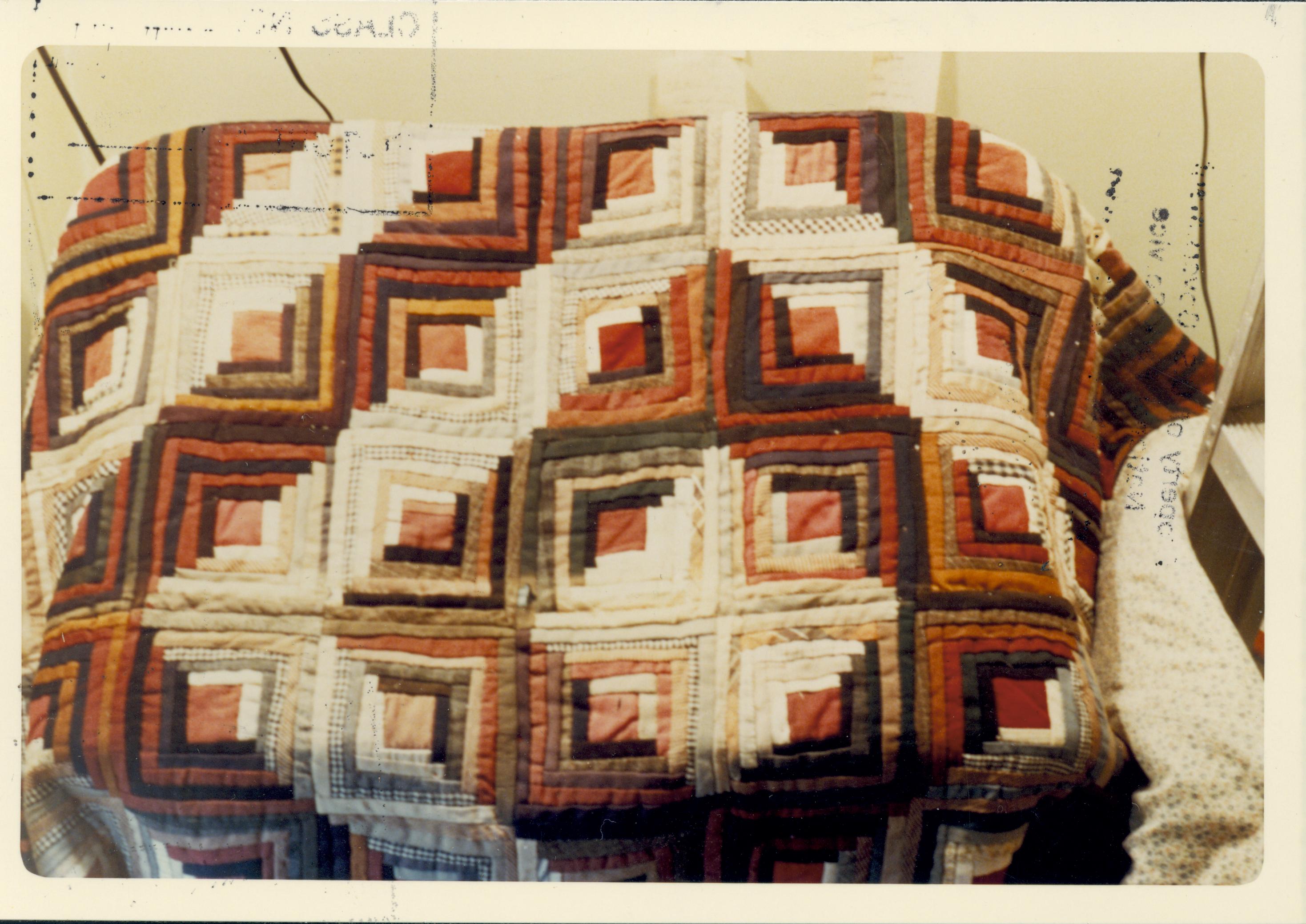 Quilt - Log Cabin Pattern (#804) (see slide #804) quilt