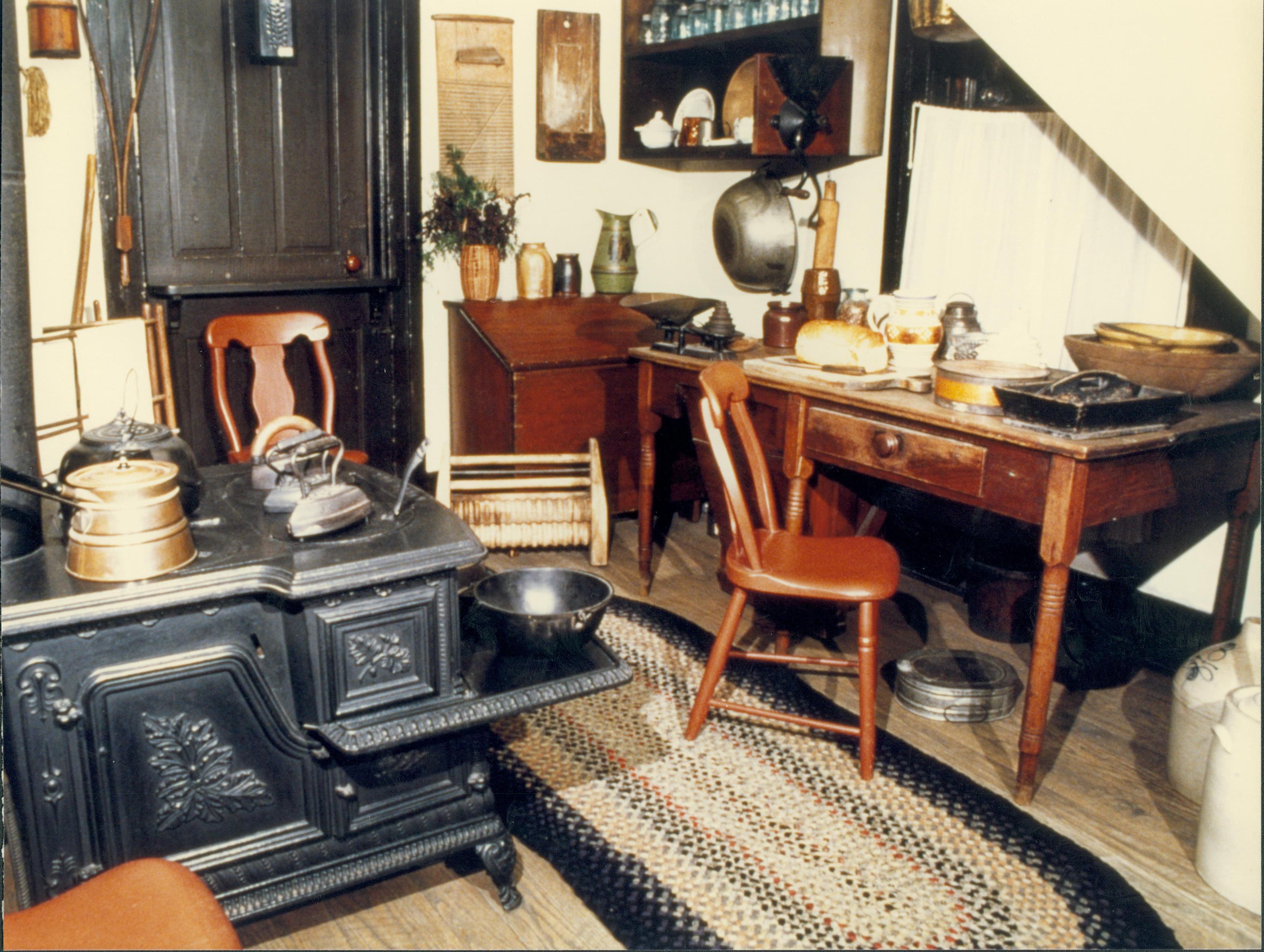 NA Lincoln, Home, Kitchen, artifacts, stove, utensils