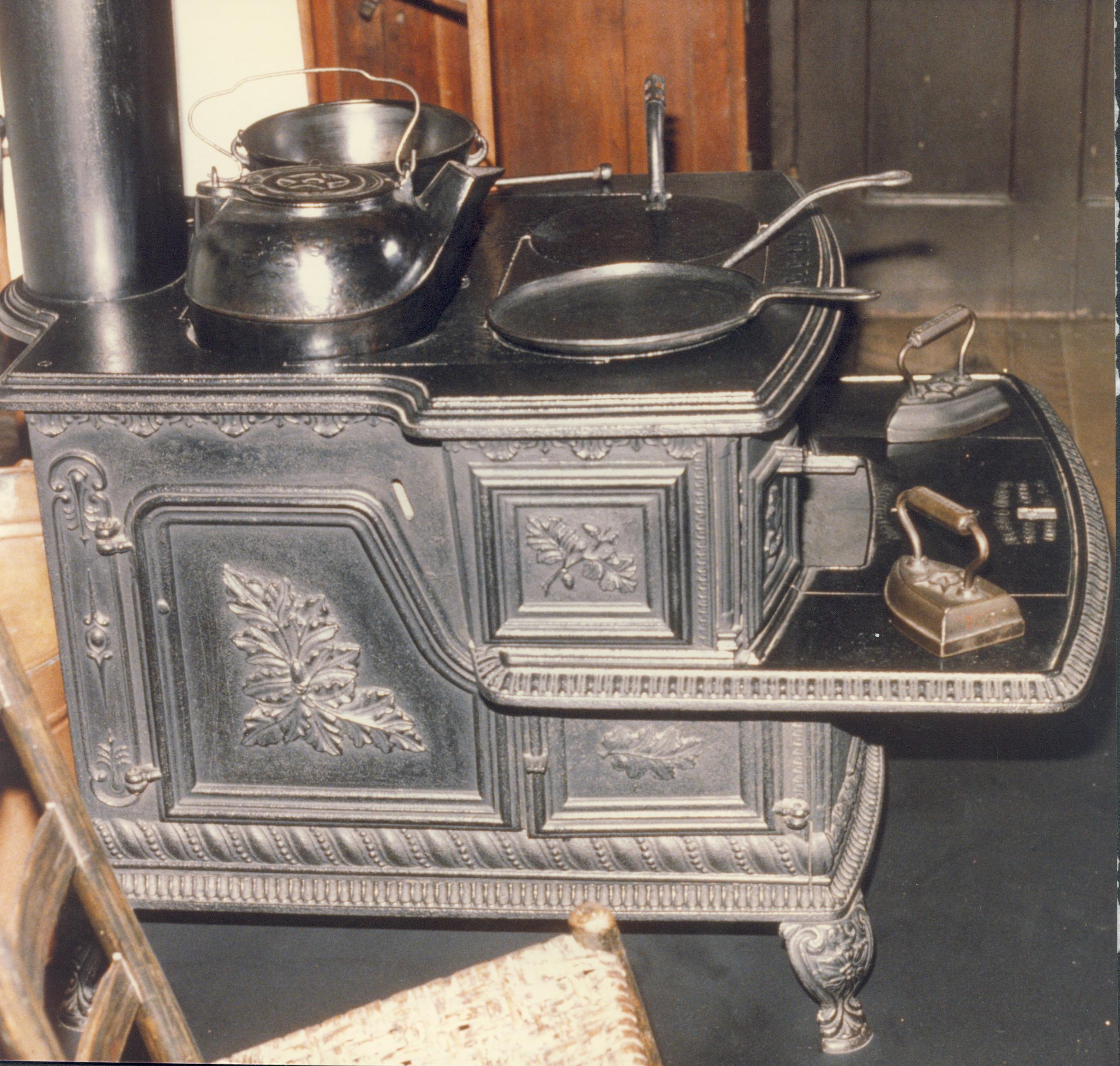 NA Lincoln, Home, Kitchen, artifacts, stove