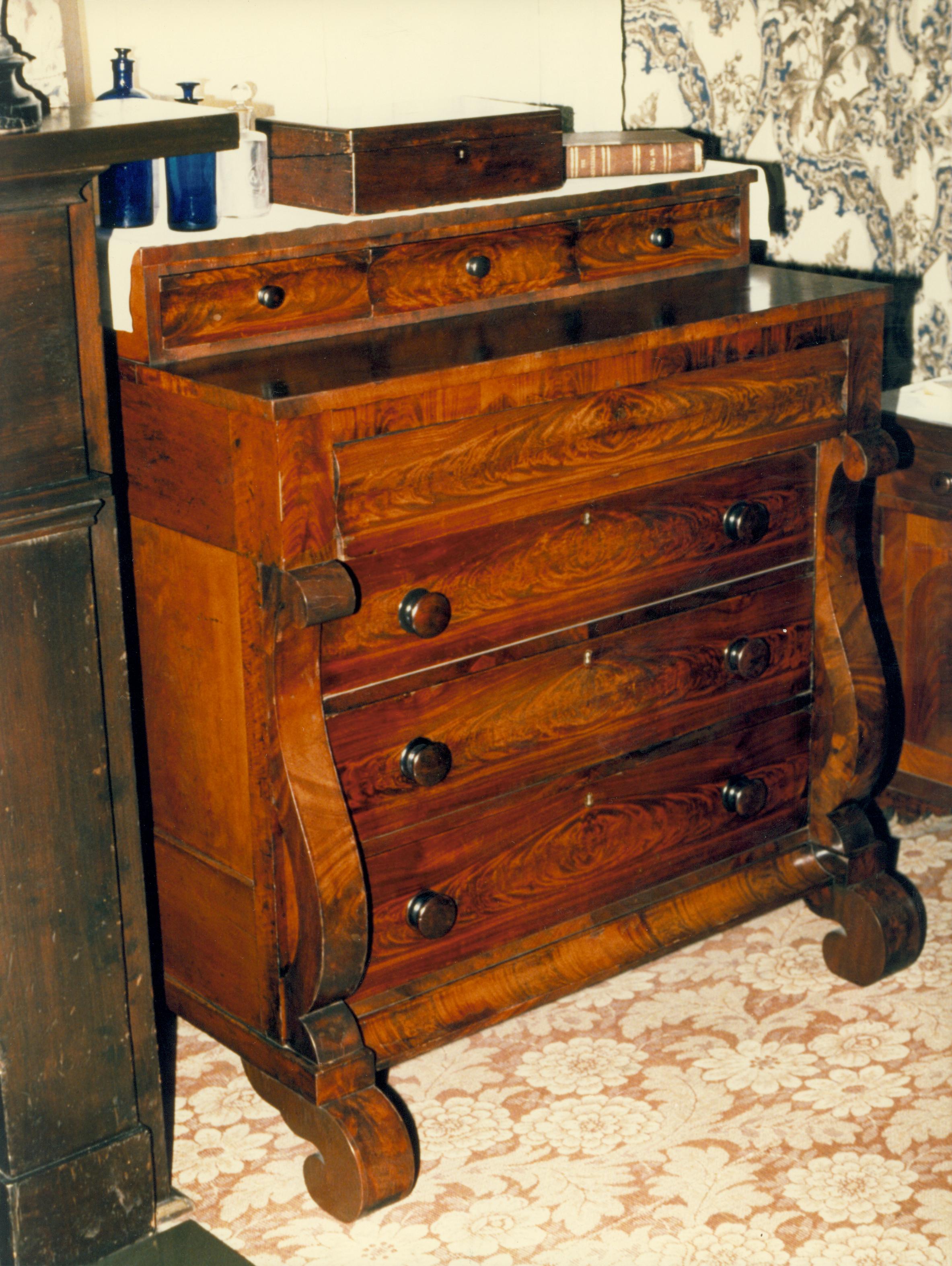 NA Lincoln, Home, Mrs., Mary, bedroom, dresser, chest, drawers