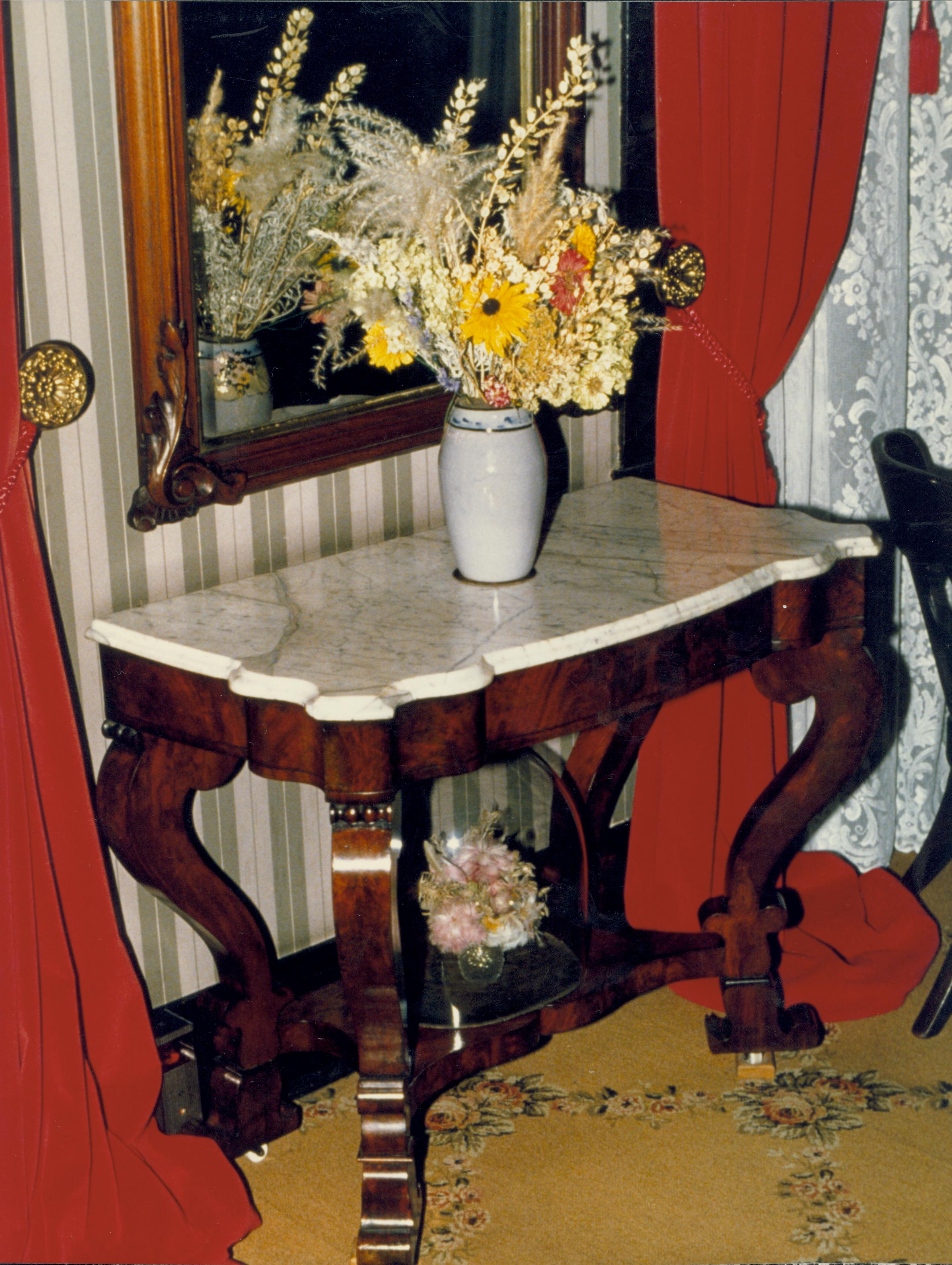 N/A Lincoln, Home,  Front parlor, marble, table, flowers