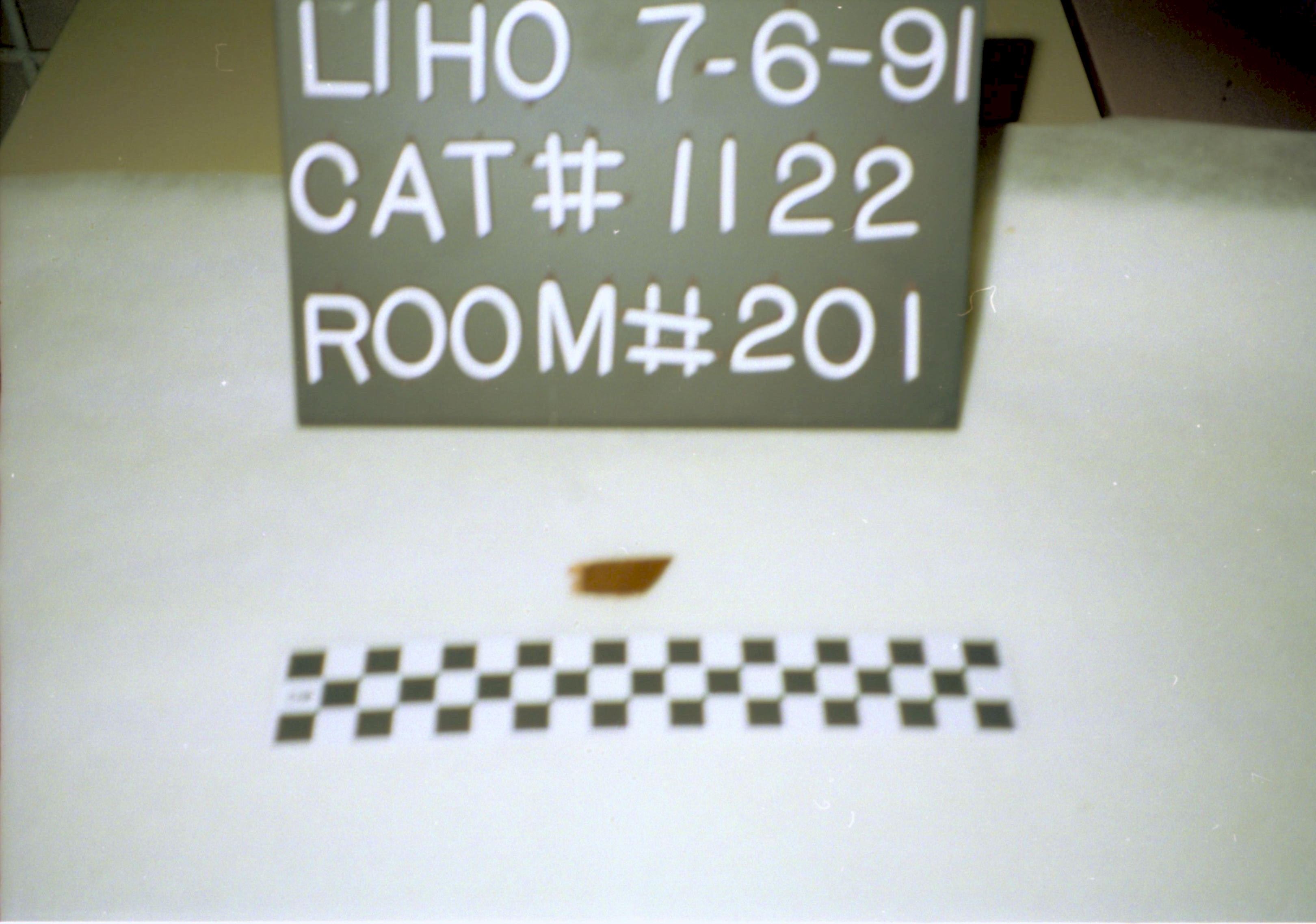 LIHO 7-6-91 CAT#1122 ROOM#201 (Neg. sleeve (Veneer) Lincoln, Home, artifacts, dresser