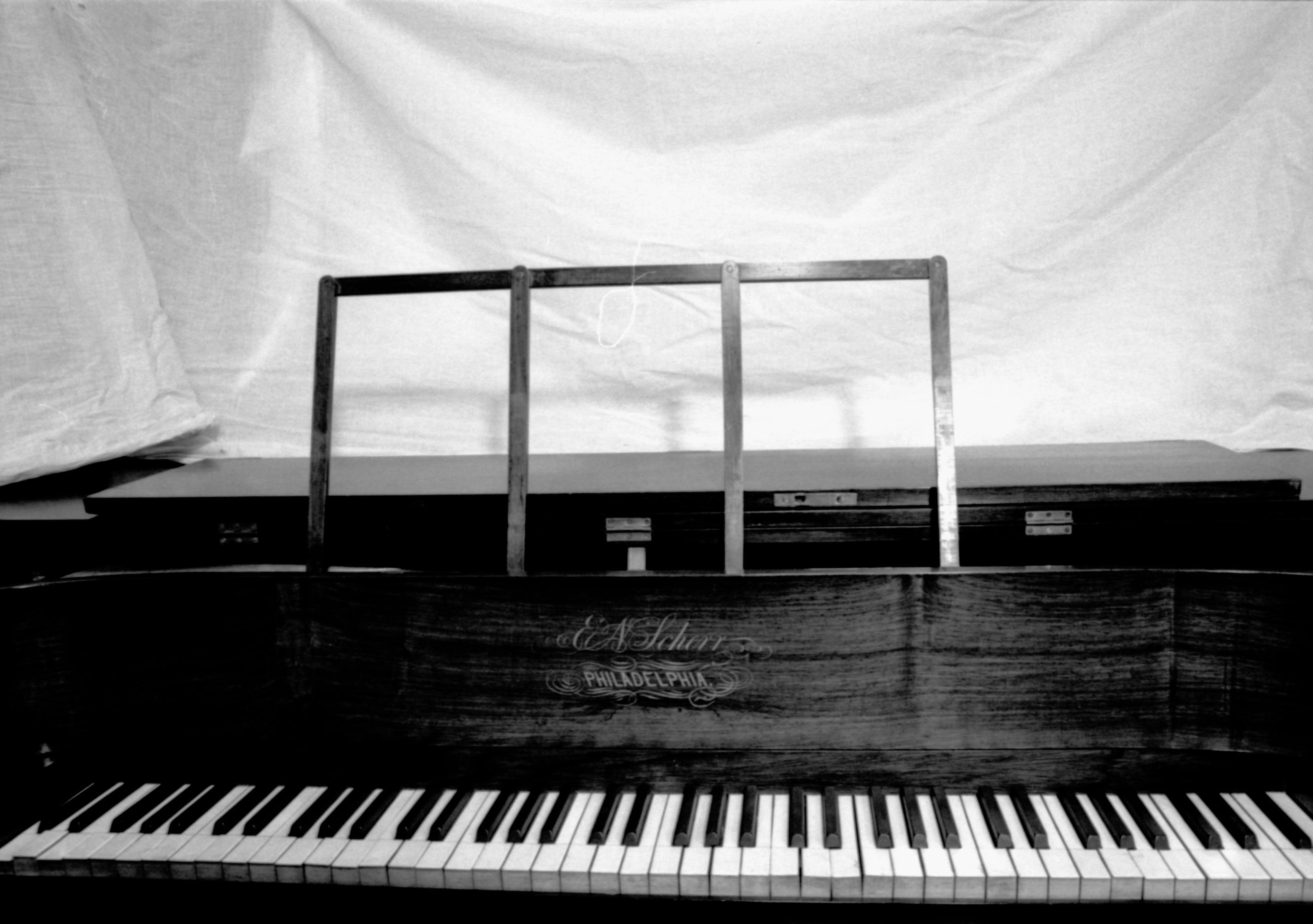 NA artifacts, piano